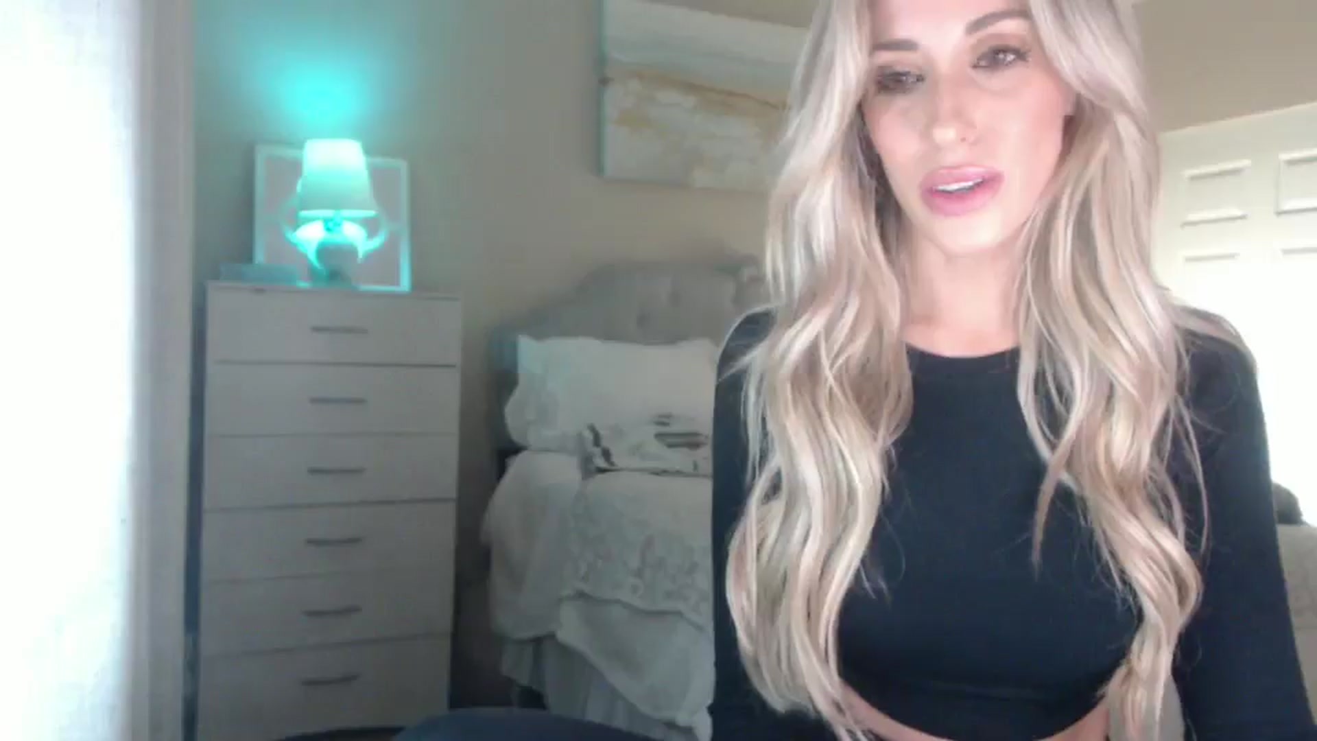 Gallery image thumbnail from Queen_bambii's myfreecams stream on, 02/03/2025, 06:17 image 12 of 20