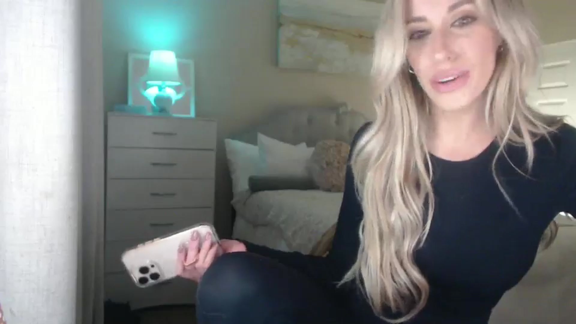 Gallery image thumbnail from Queen_bambii's myfreecams stream on, 02/08/2025, 08:30 image 15 of 20