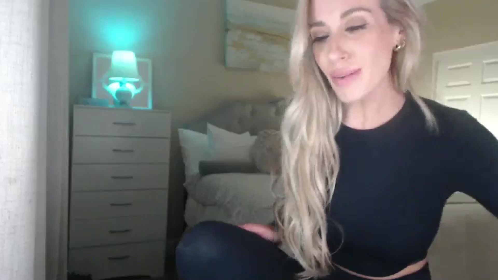 Gallery image thumbnail from Queen_bambii's myfreecams stream on, 02/08/2025, 08:30 image 4 of 20