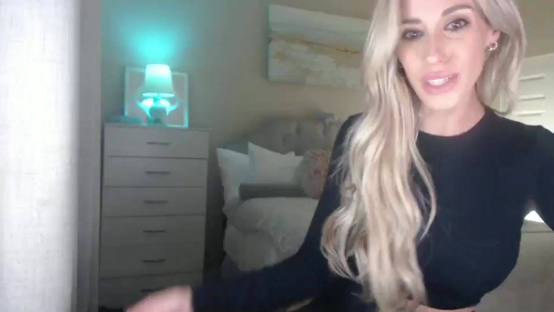 Gallery image thumbnail from Queen_bambii's myfreecams stream on, 02/08/2025, 08:30 image 18 of 20