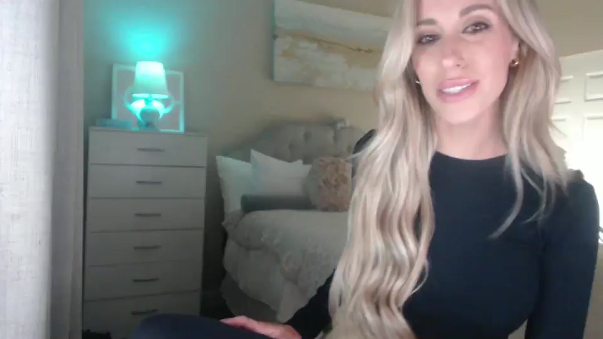 Gallery image thumbnail from Queen_bambii's myfreecams stream on, 02/08/2025, 08:30 image 1 of 20