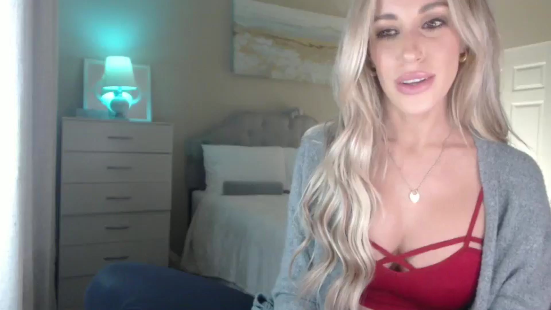 Gallery image thumbnail from Queen_bambii's myfreecams stream on, 02/13/2025, 08:47 image 4 of 20