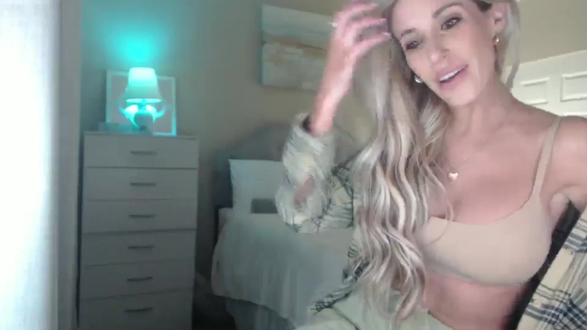 Gallery image thumbnail from Queen_bambii's myfreecams stream on, 02/13/2025, 08:47 image 18 of 20