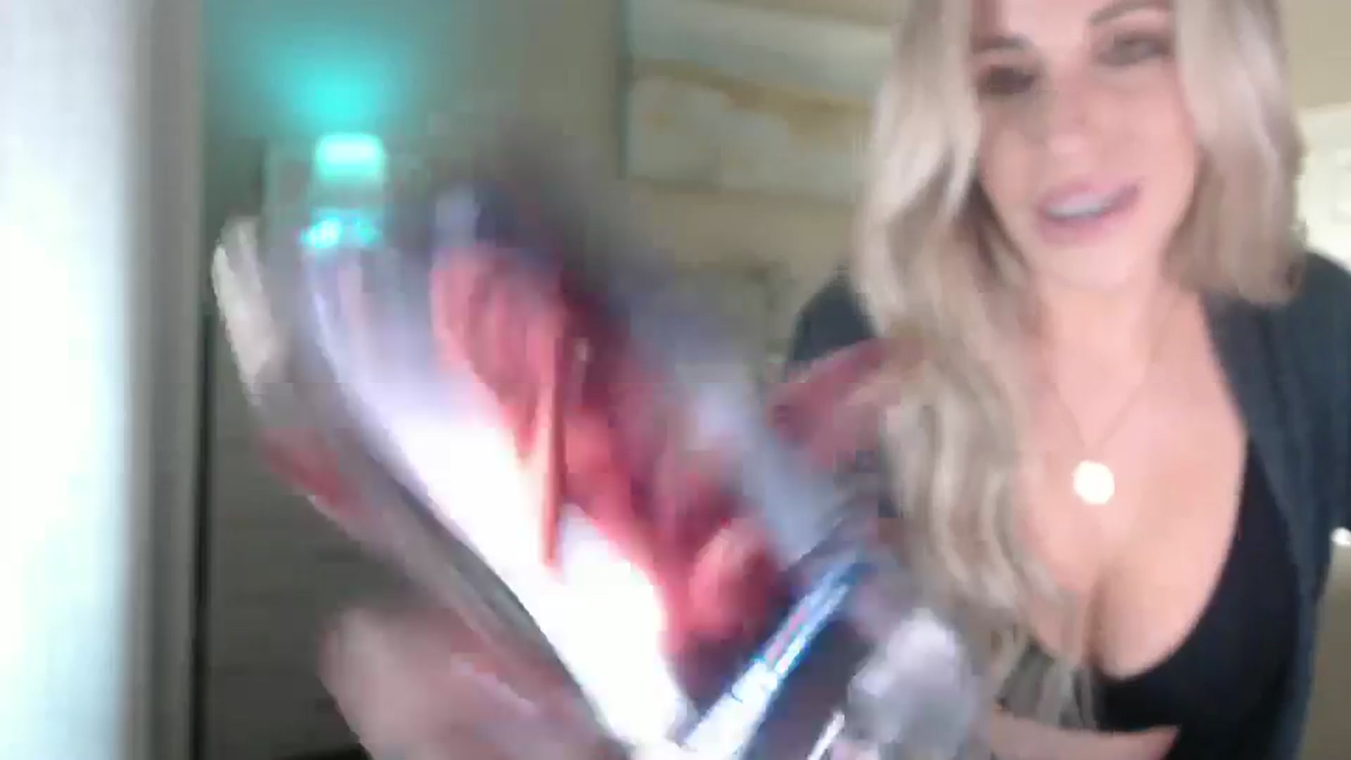 Gallery image thumbnail from Queen_bambii's myfreecams stream on, 02/18/2025, 08:10 image 13 of 20