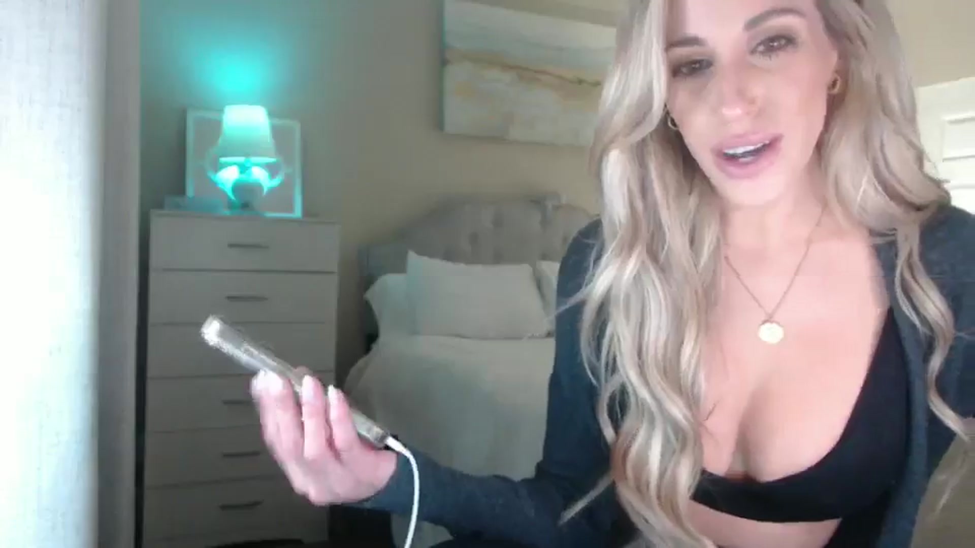 Gallery image thumbnail from Queen_bambii's myfreecams stream on, 02/18/2025, 08:10 image 18 of 20