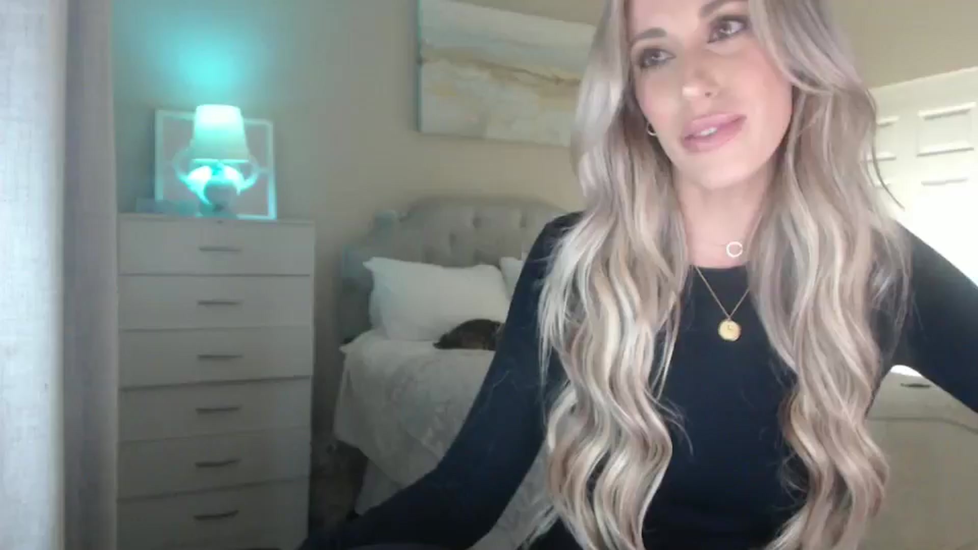 Gallery image thumbnail from Queen_bambii's myfreecams stream on, 02/23/2025, 04:43 image 10 of 20