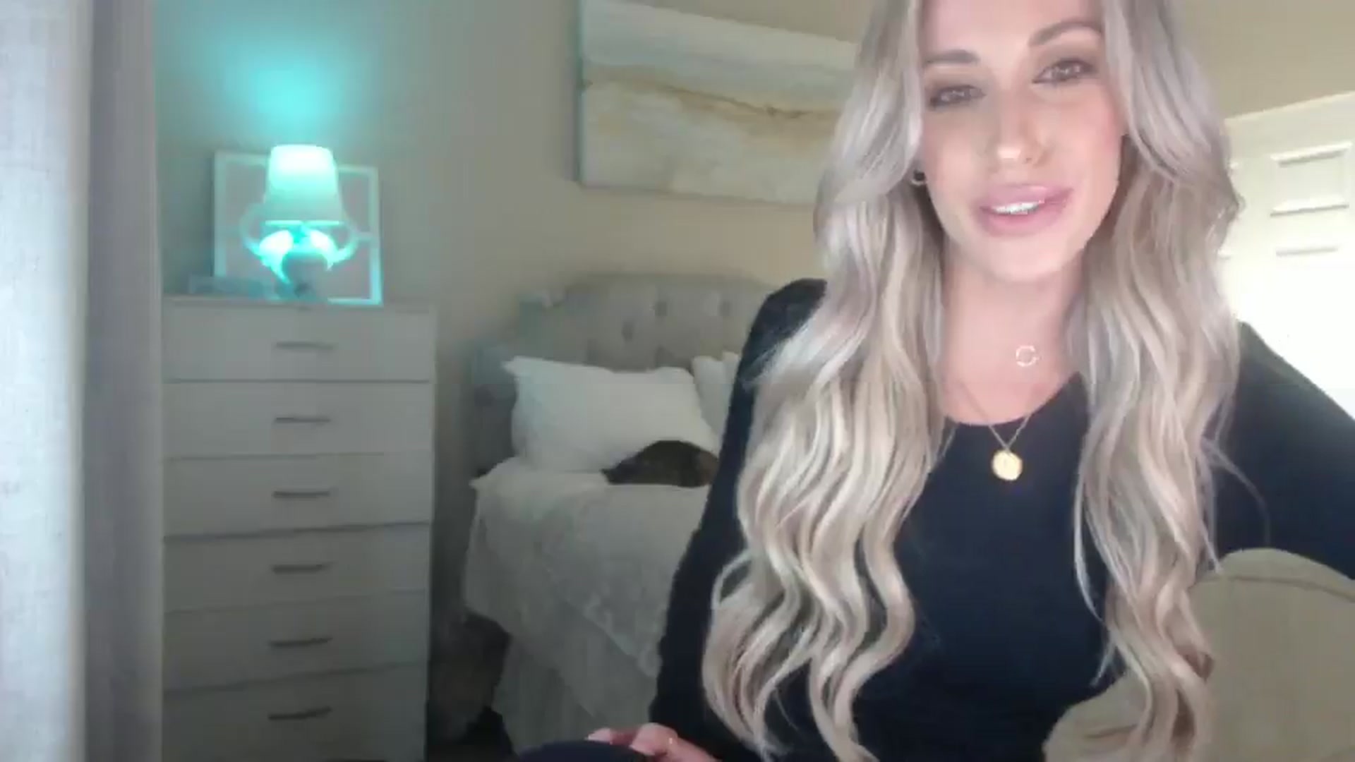 Gallery image thumbnail from Queen_bambii's myfreecams stream on, 02/23/2025, 04:43 image 7 of 20