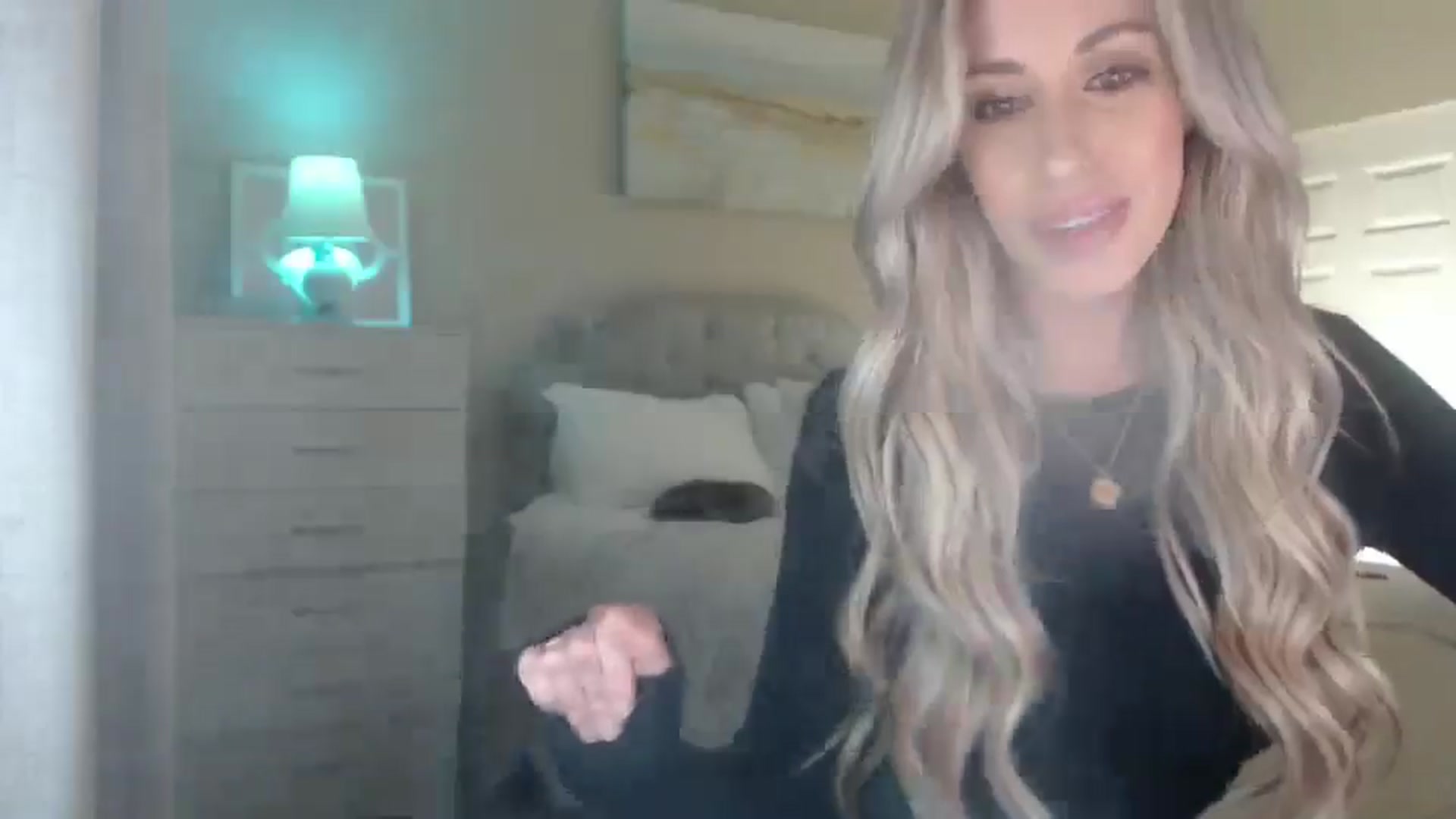 Gallery image thumbnail from Queen_bambii's myfreecams stream on, 02/23/2025, 04:43 image 17 of 20