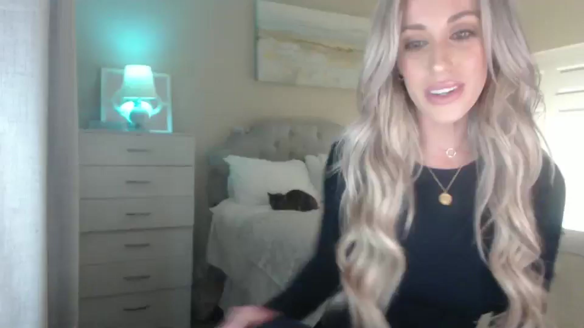 Gallery image thumbnail from Queen_bambii's myfreecams stream on, 02/23/2025, 04:43 image 1 of 20