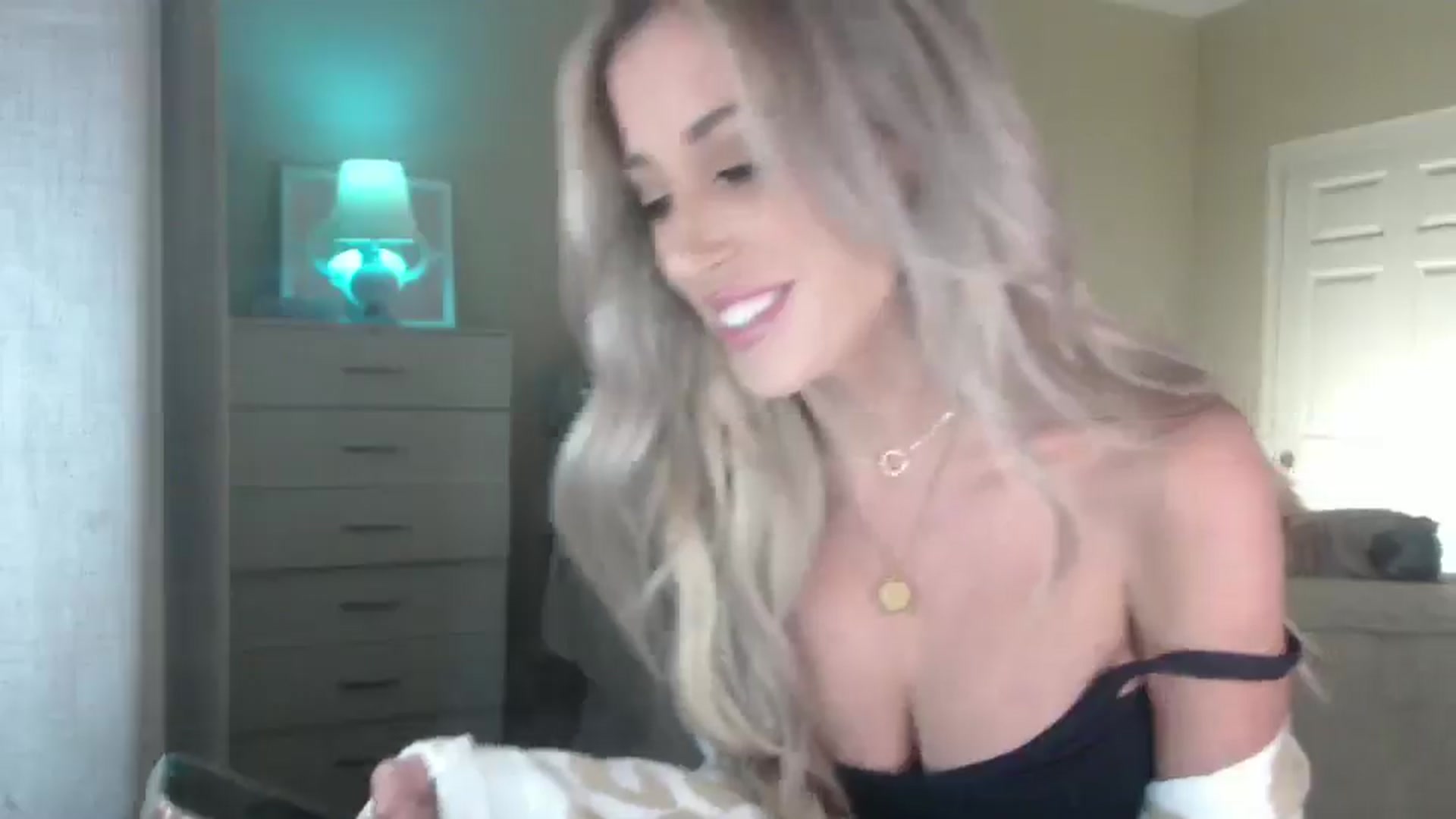 Gallery image thumbnail from Queen_bambii's myfreecams stream on, 02/23/2025, 06:16 image 18 of 20