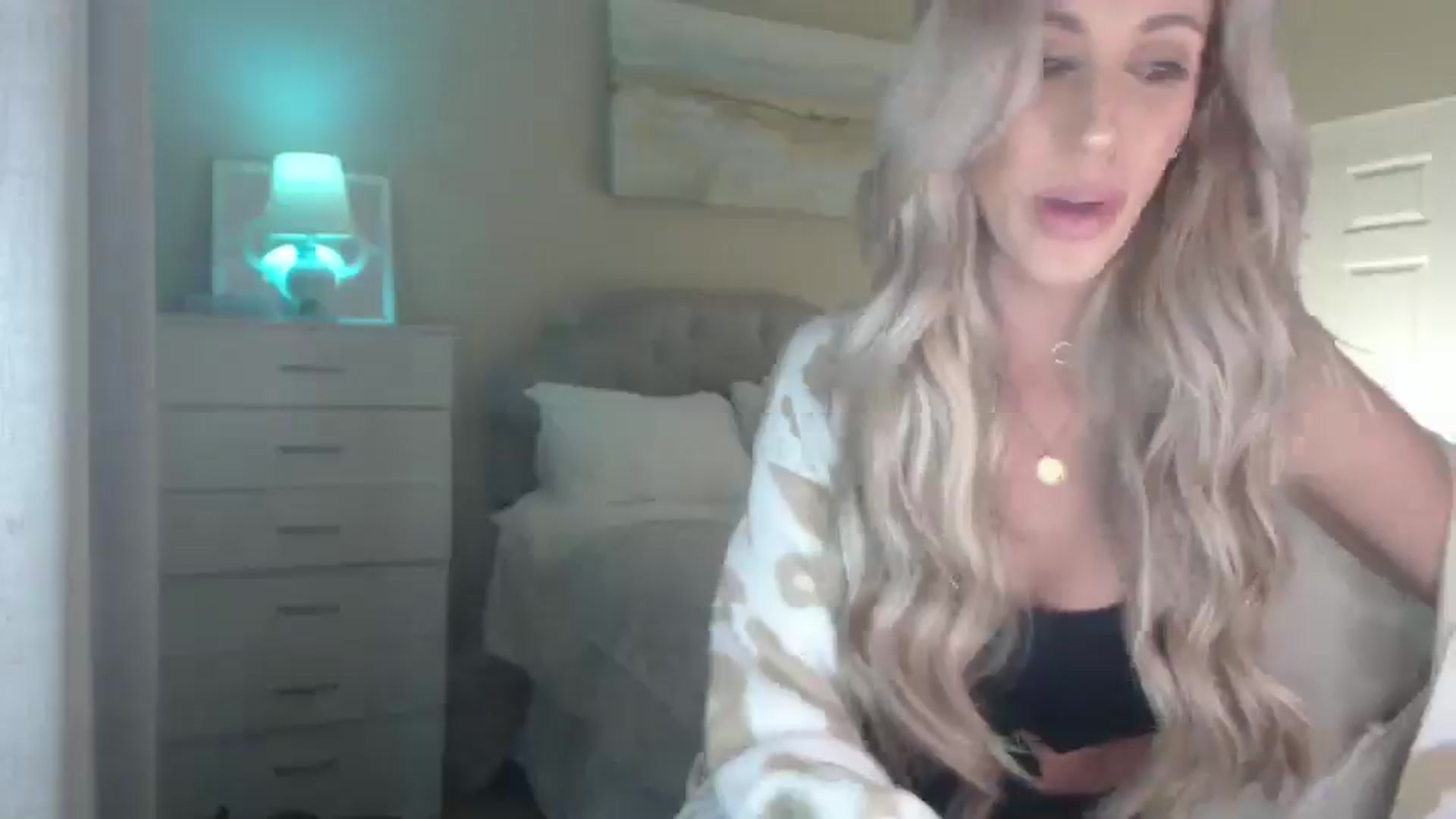 Gallery image thumbnail from Queen_bambii's myfreecams stream on, 02/23/2025, 06:16 image 8 of 20