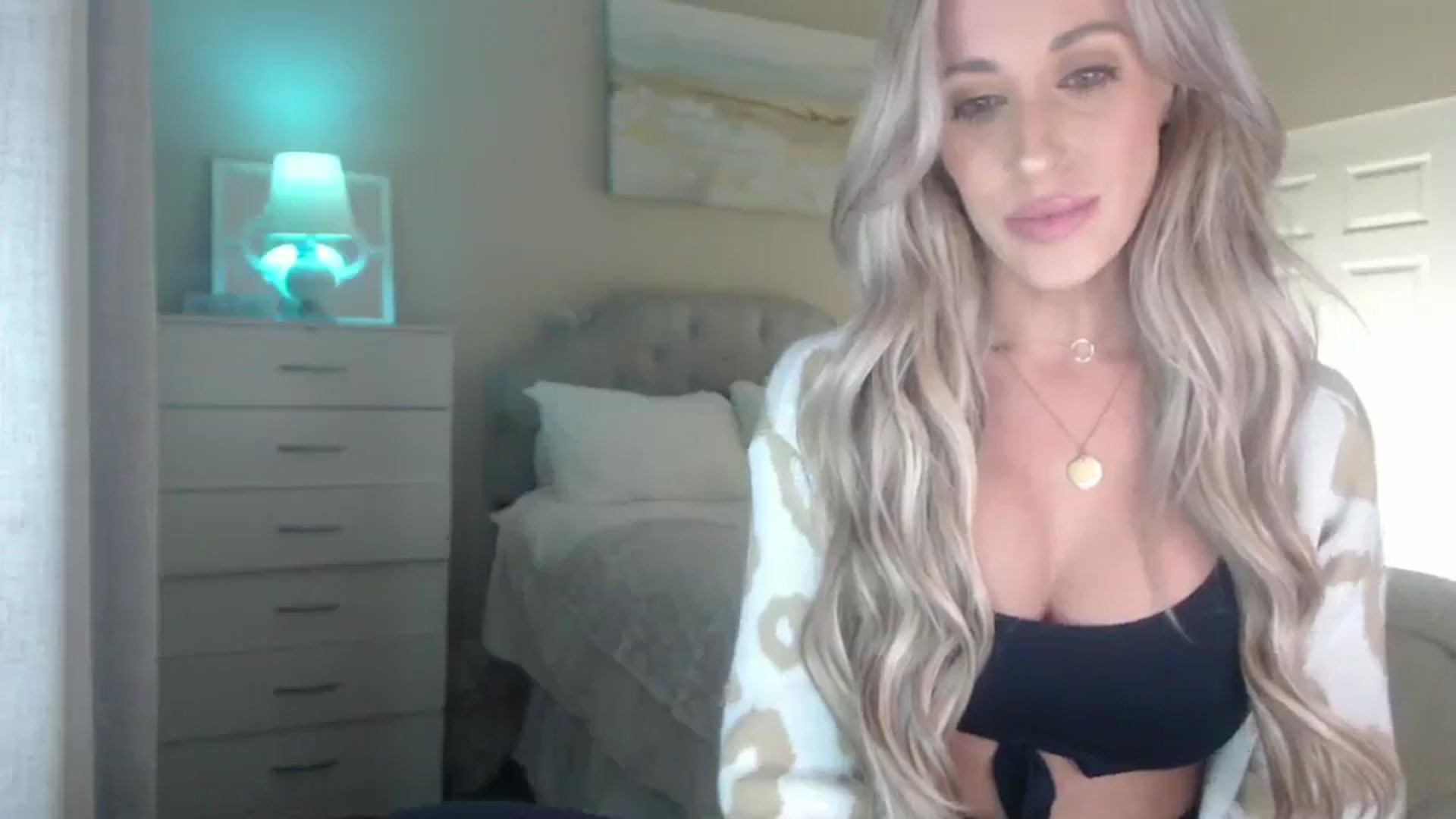 Gallery image thumbnail from Queen_bambii's myfreecams stream on, 02/23/2025, 06:16 image 15 of 20