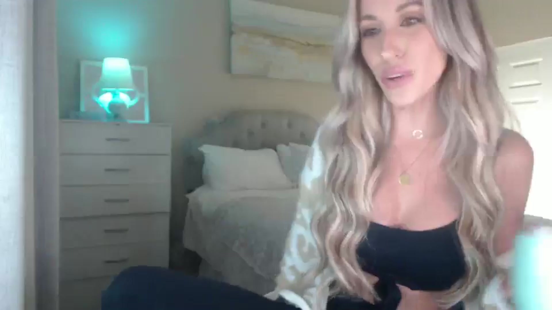 Gallery image thumbnail from Queen_bambii's myfreecams stream on, 02/23/2025, 06:16 image 14 of 20