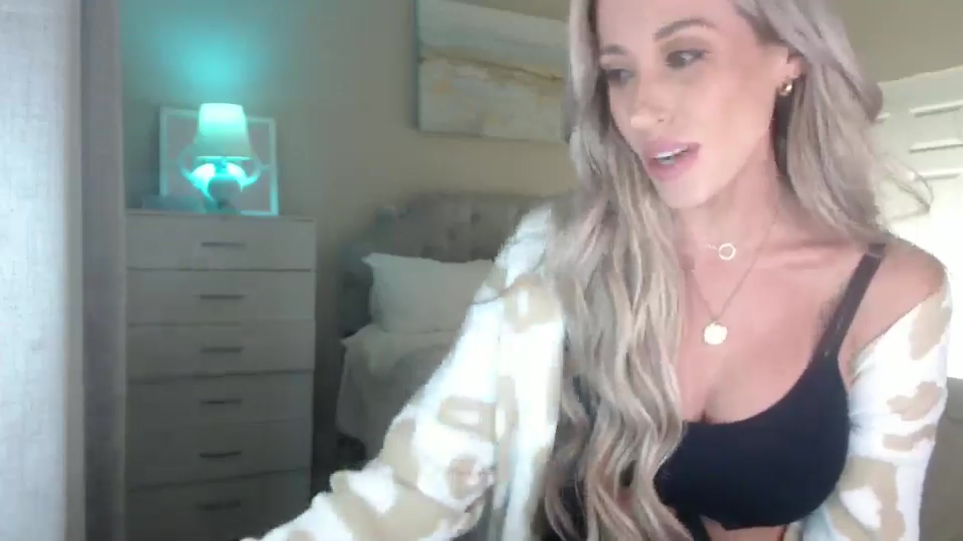 Gallery image thumbnail from Queen_bambii's myfreecams stream on, 02/23/2025, 06:16 image 19 of 20