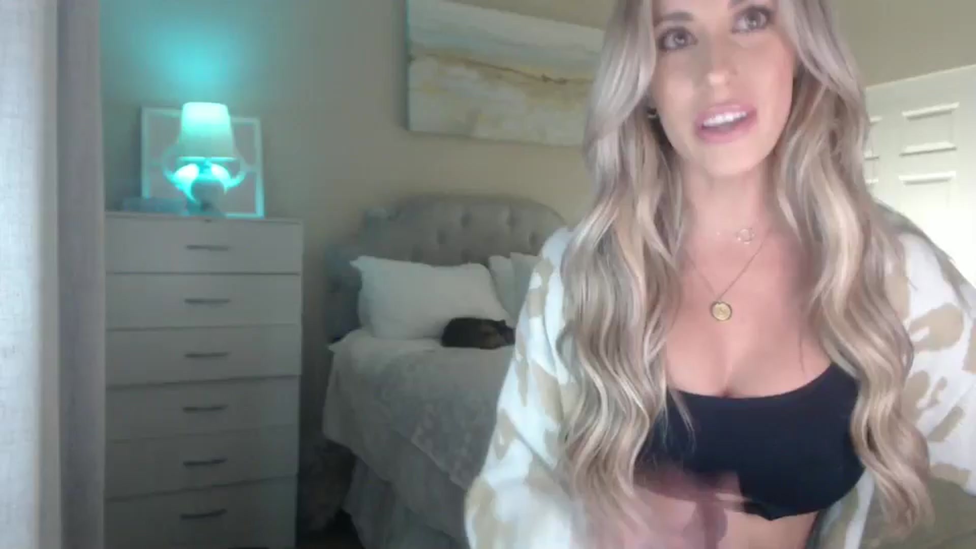 Gallery image thumbnail from Queen_bambii's myfreecams stream on, 02/23/2025, 06:16 image 1 of 20