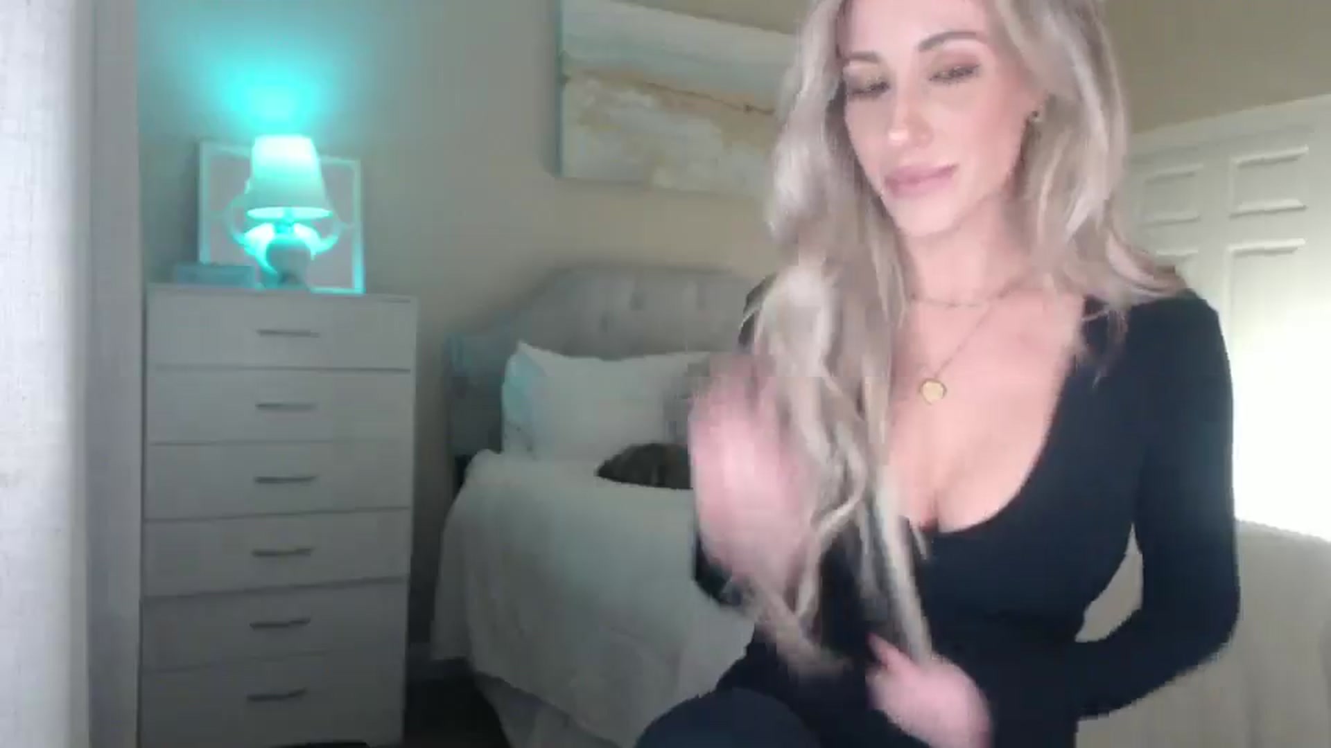 Gallery image thumbnail from Queen_bambii's myfreecams stream on, 02/26/2025, 07:05 image 13 of 20