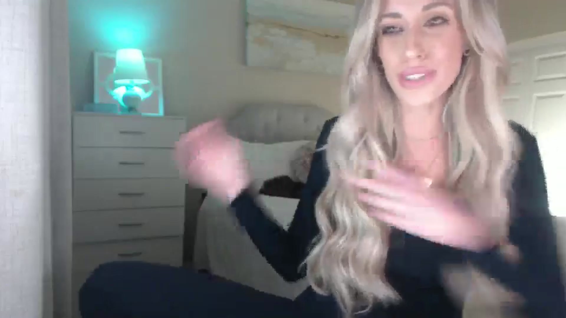 Gallery image thumbnail from Queen_bambii's myfreecams stream on, 02/26/2025, 07:05 image 7 of 20