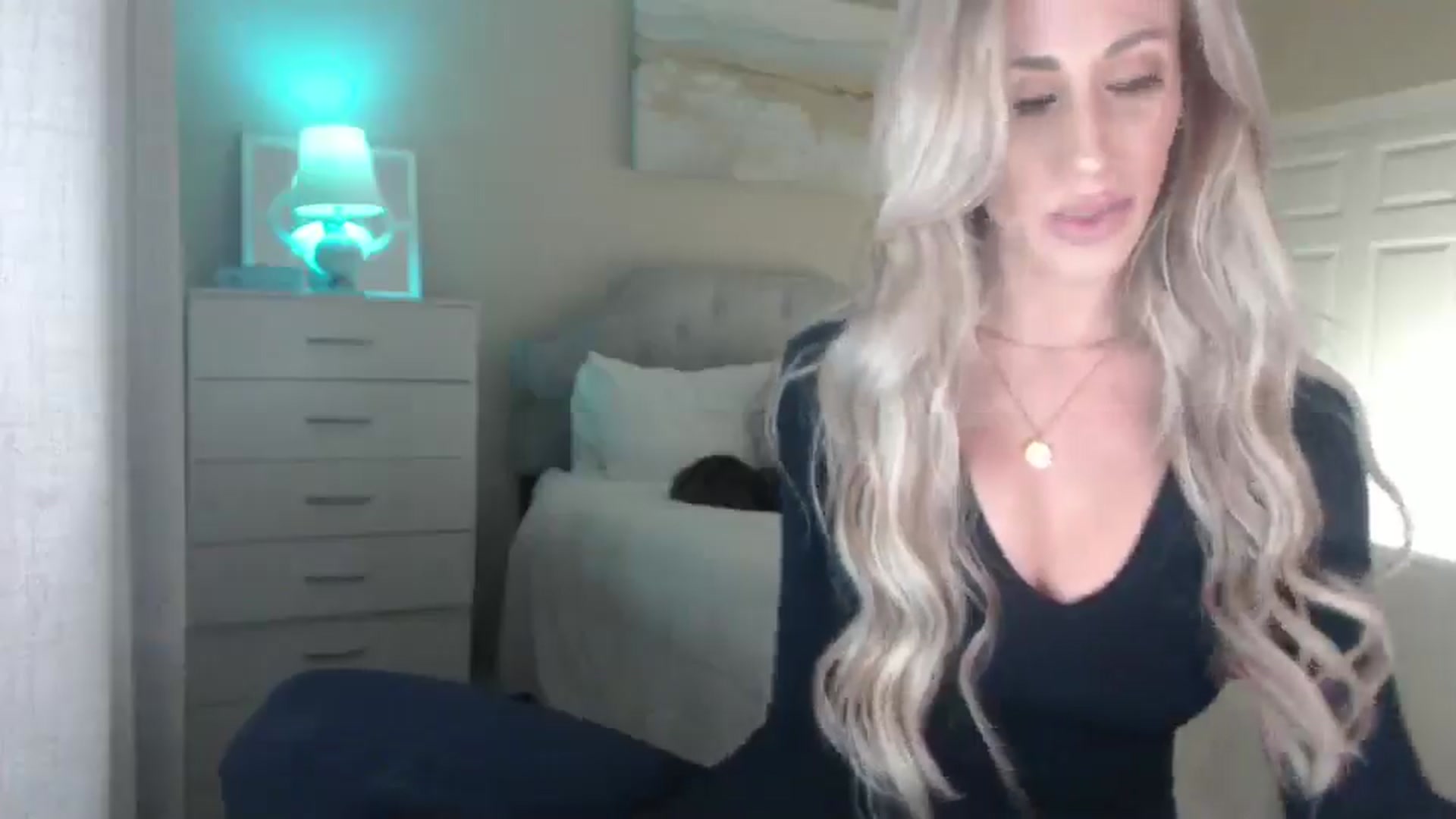 Gallery image thumbnail from Queen_bambii's myfreecams stream on, 02/26/2025, 07:05 image 9 of 20