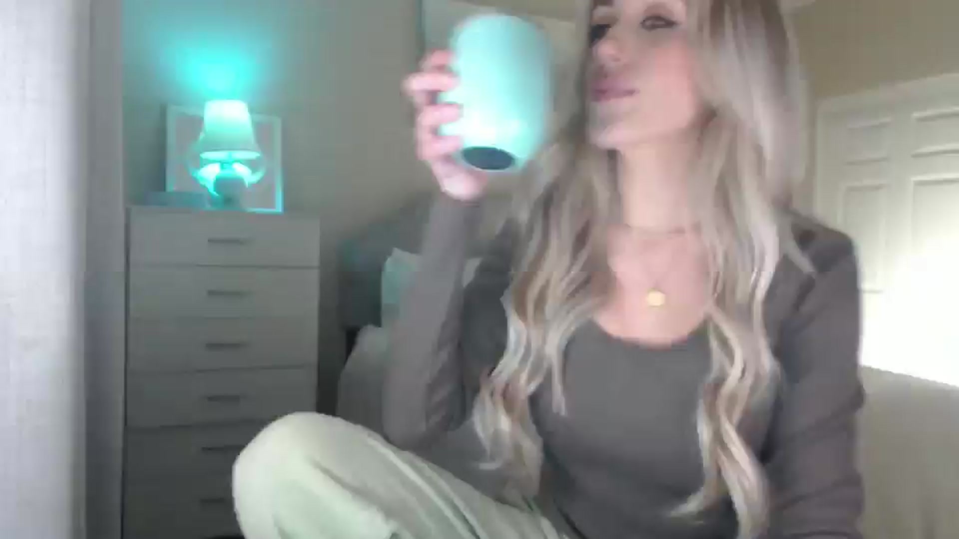 Gallery image thumbnail from Queen_bambii's myfreecams stream on, 02/26/2025, 07:05 image 15 of 20