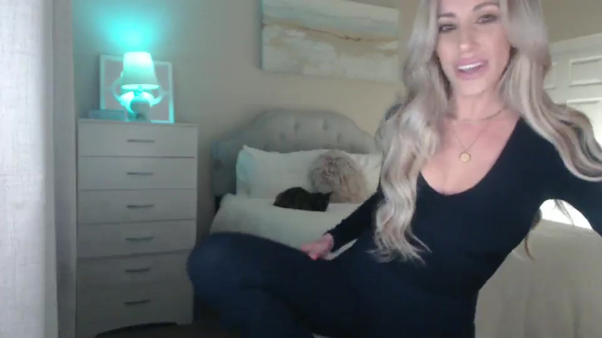 Gallery image thumbnail from Queen_bambii's myfreecams stream on, 02/26/2025, 07:05 image 6 of 20