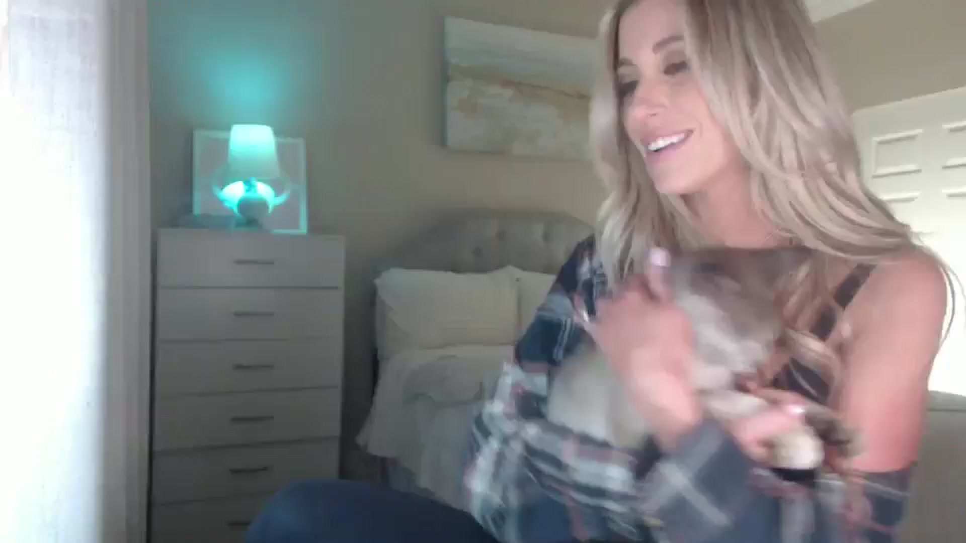 Gallery image thumbnail from Queen_bambii's myfreecams stream on, 03/01/2025, 08:48 image 10 of 20