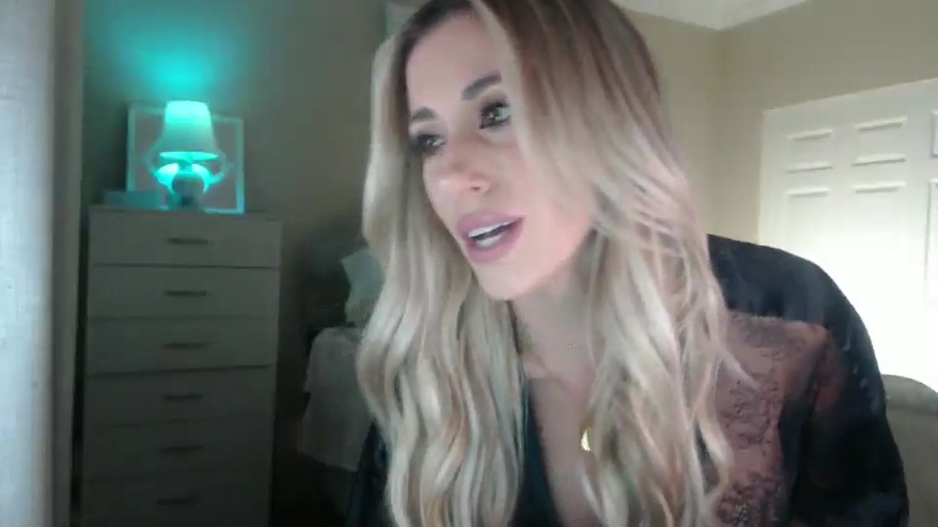 Gallery image thumbnail from Queen_bambii's myfreecams stream on, 03/08/2025, 06:57 image 13 of 20