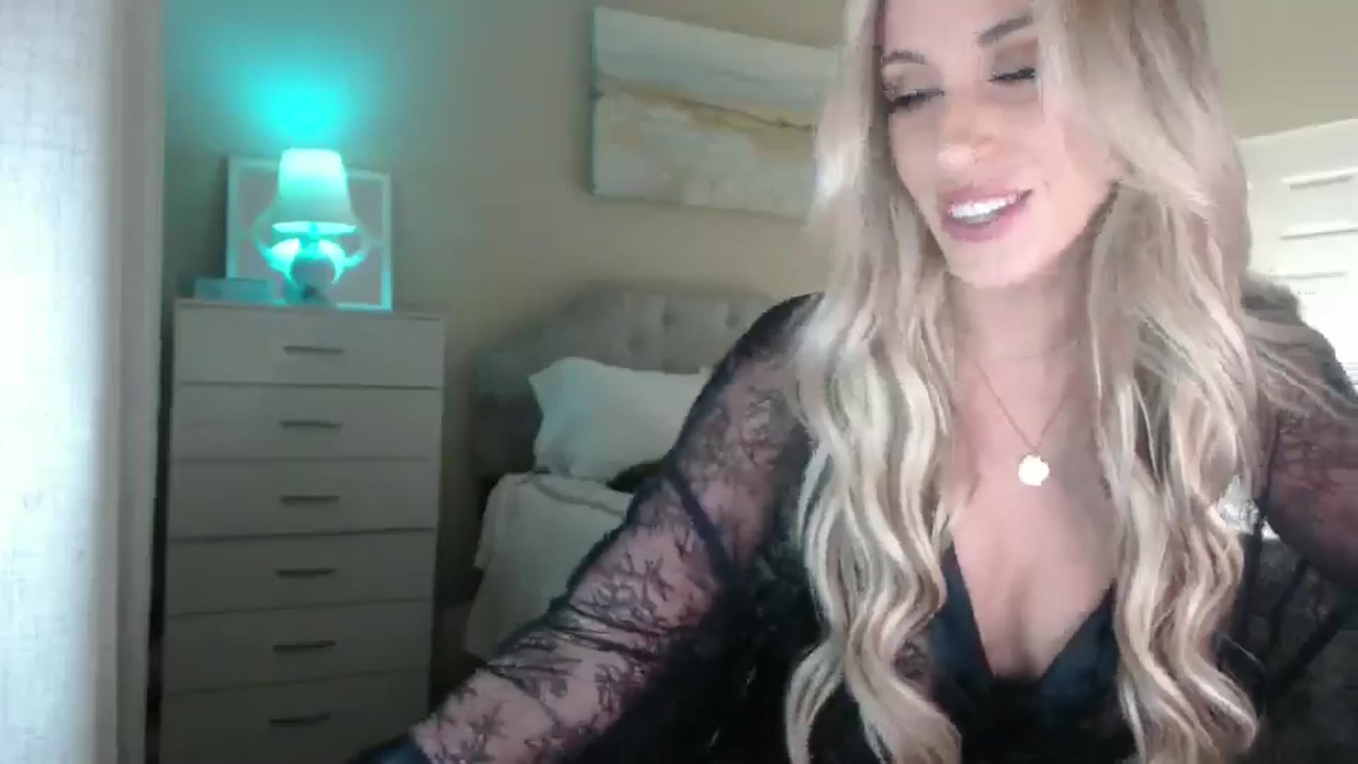 Gallery image thumbnail from Queen_bambii's myfreecams stream on, 03/08/2025, 06:57 image 3 of 20