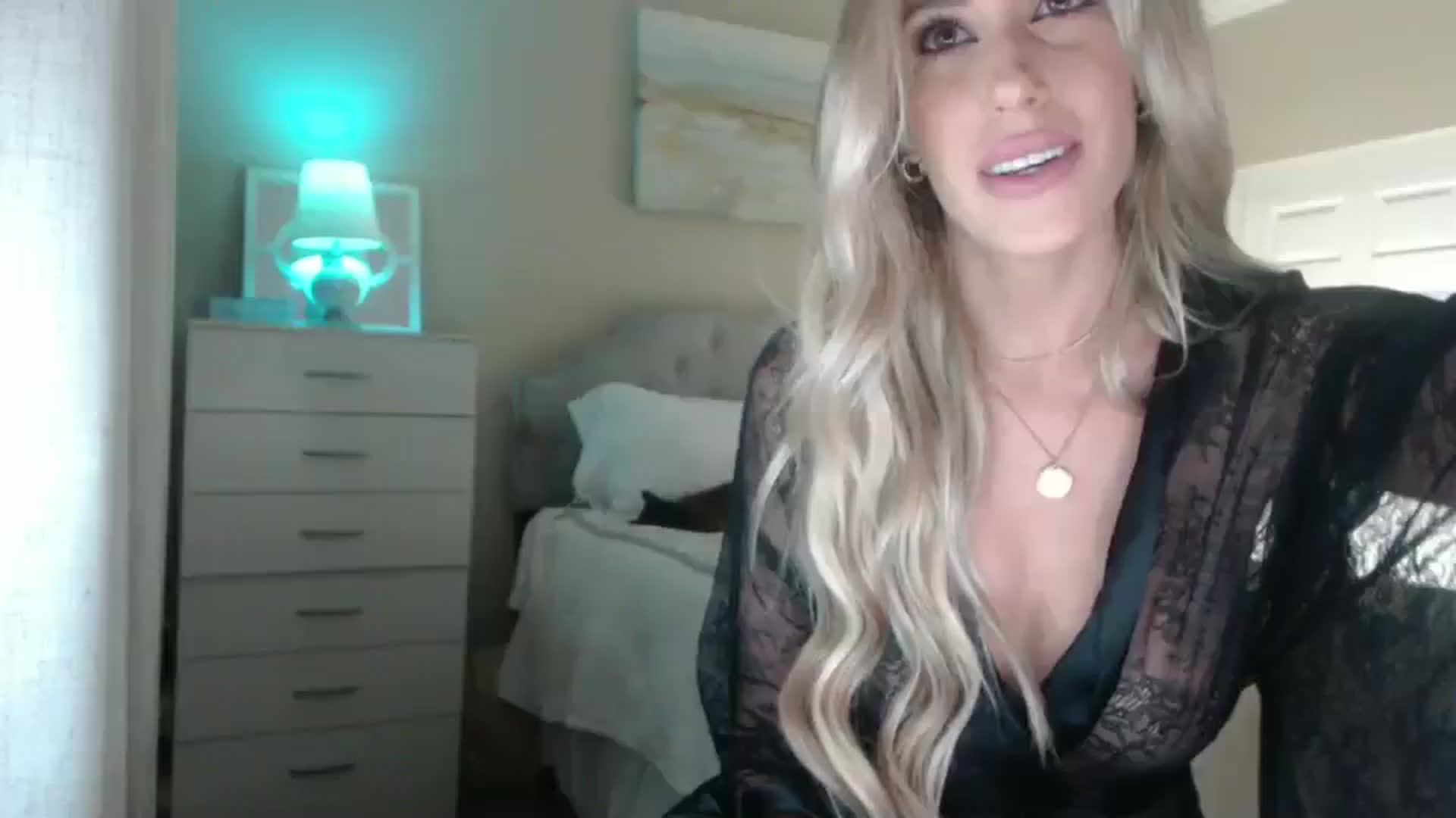 Gallery image thumbnail from Queen_bambii's myfreecams stream on, 03/08/2025, 06:57 image 1 of 20