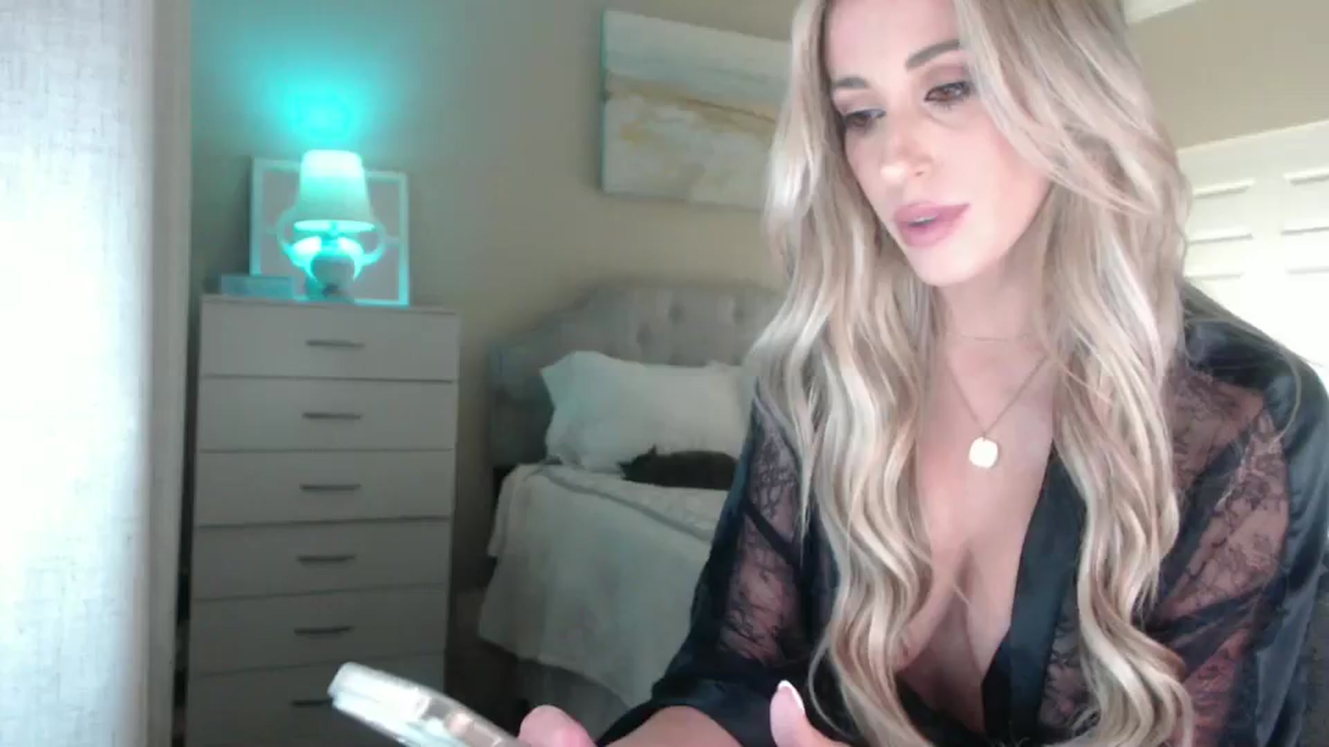 Gallery image thumbnail from Queen_bambii's myfreecams stream on, 03/08/2025, 06:57 image 12 of 20