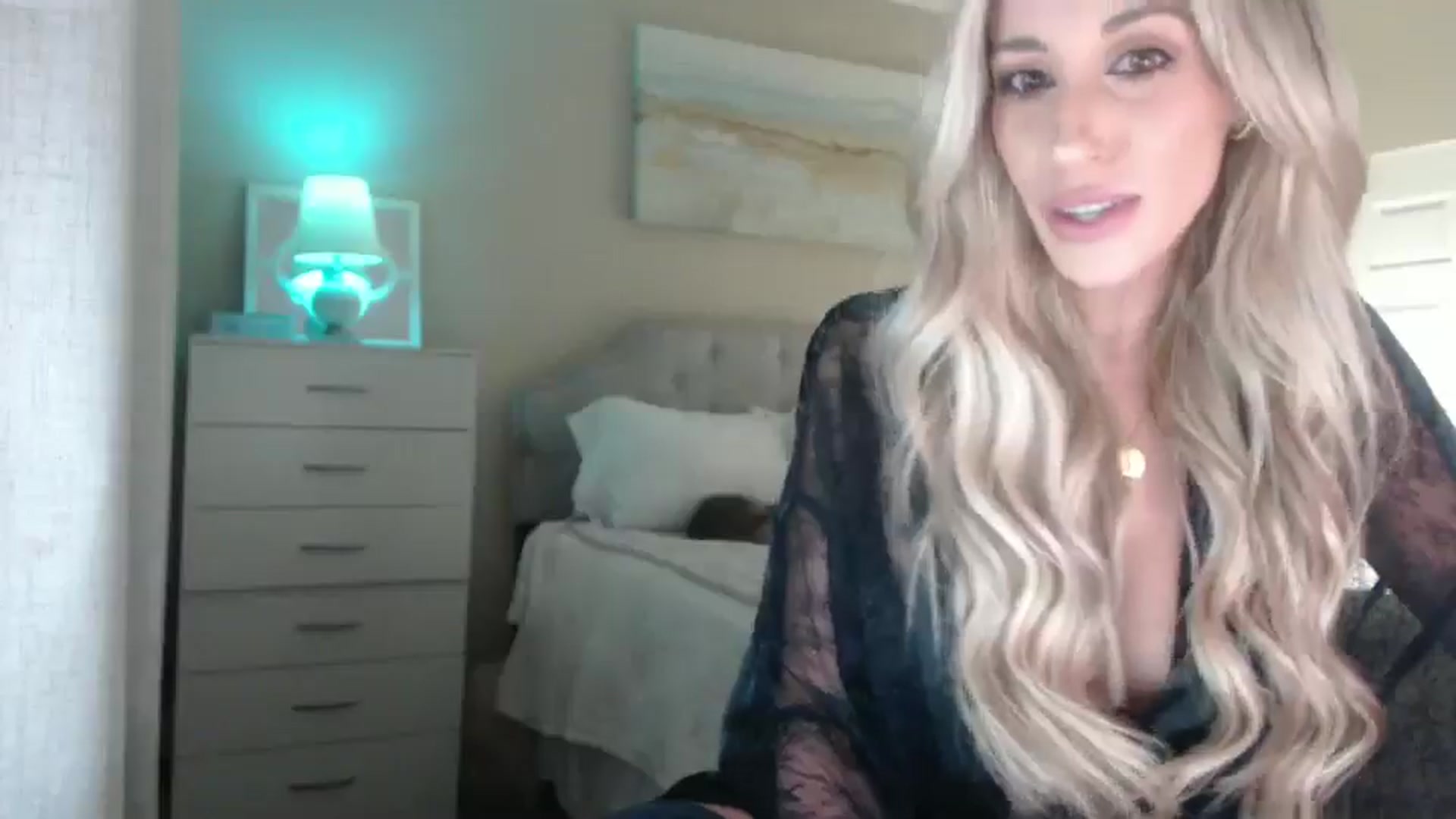 Gallery image thumbnail from Queen_bambii's myfreecams stream on, 03/08/2025, 07:37 image 8 of 20