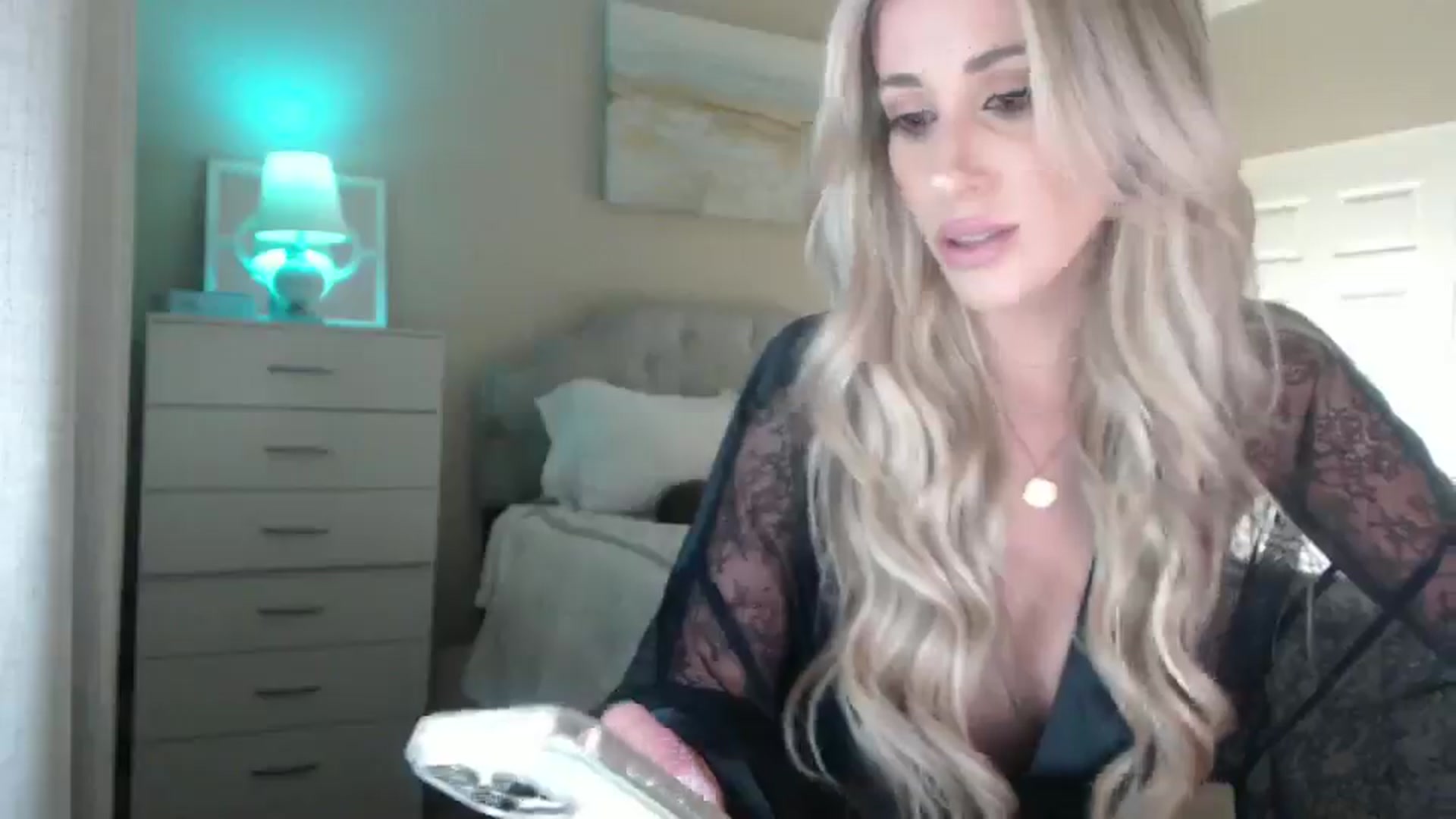 Gallery image thumbnail from Queen_bambii's myfreecams stream on, 03/08/2025, 07:37 image 18 of 20