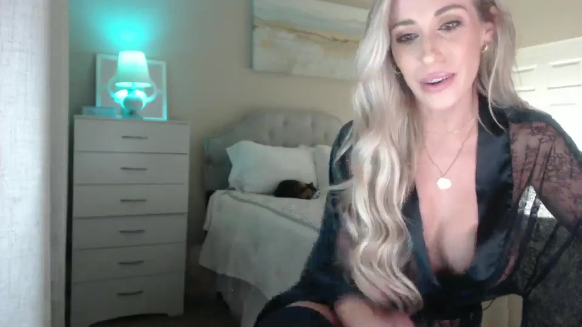 Gallery image thumbnail from Queen_bambii's myfreecams stream on, 03/08/2025, 07:37 image 7 of 20