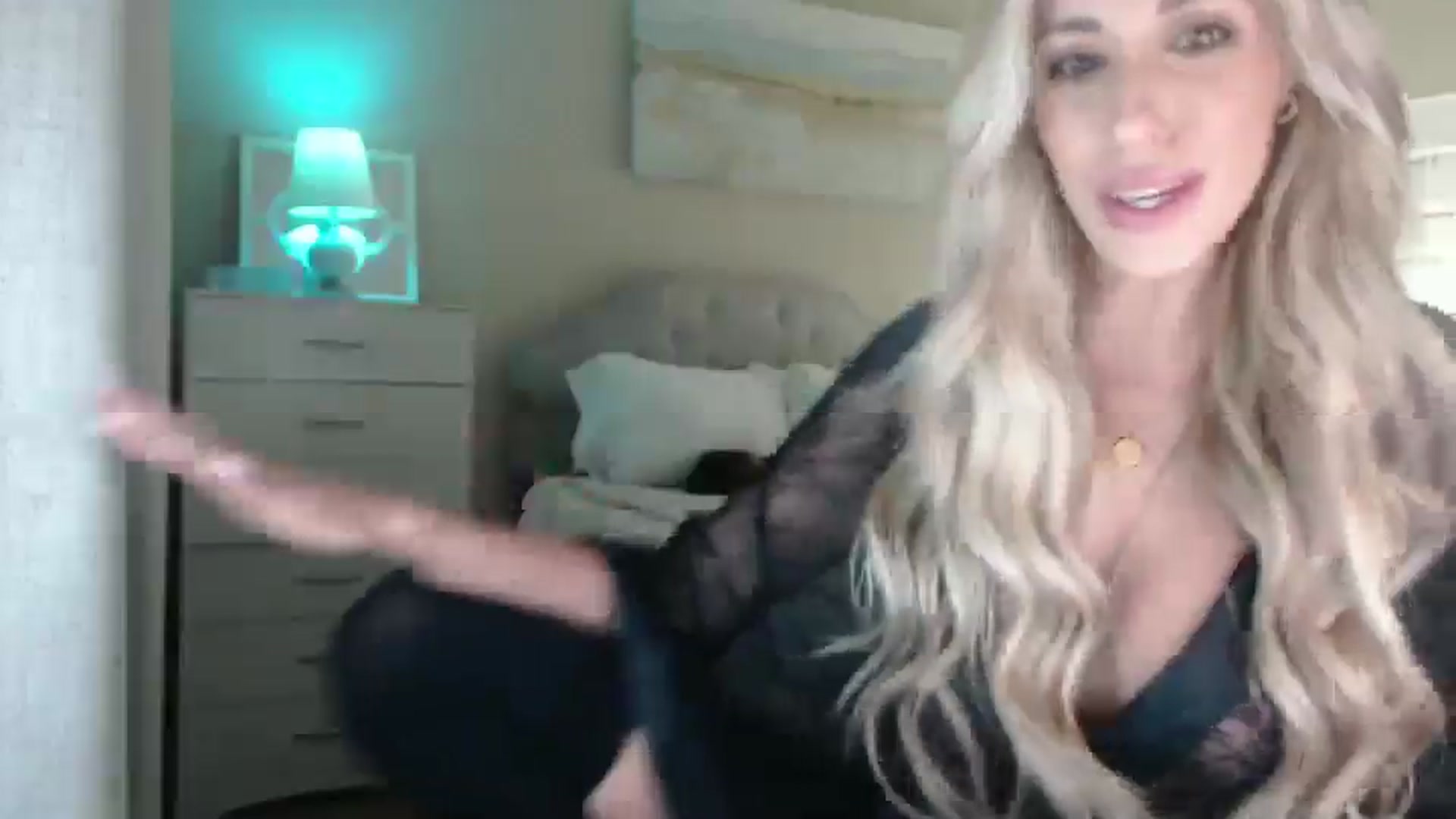 Gallery image thumbnail from Queen_bambii's myfreecams stream on, 03/08/2025, 07:37 image 5 of 20