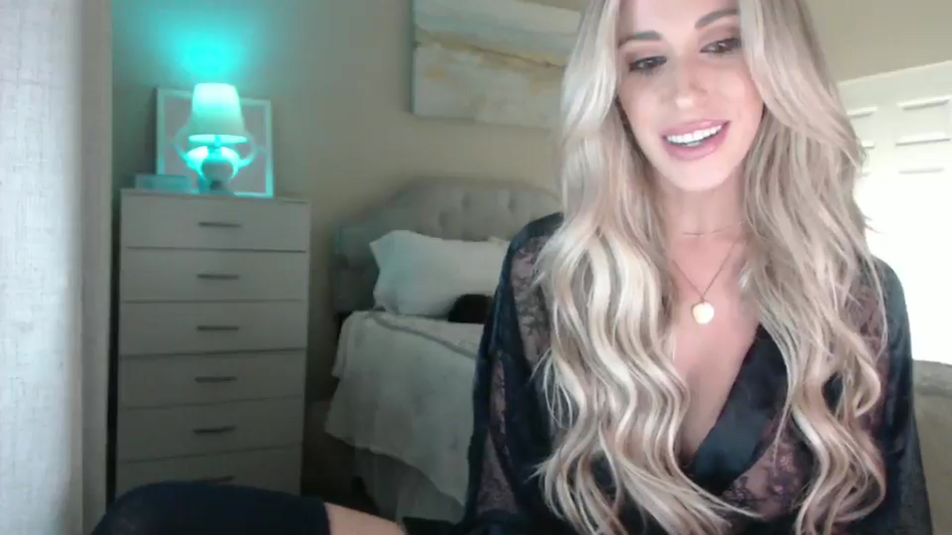 Gallery image thumbnail from Queen_bambii's myfreecams stream on, 03/08/2025, 07:37 image 6 of 20