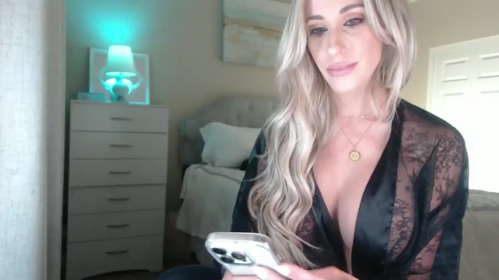 Gallery image thumbnail from Queen_bambii's myfreecams stream on, 03/08/2025, 08:57 image 10 of 20