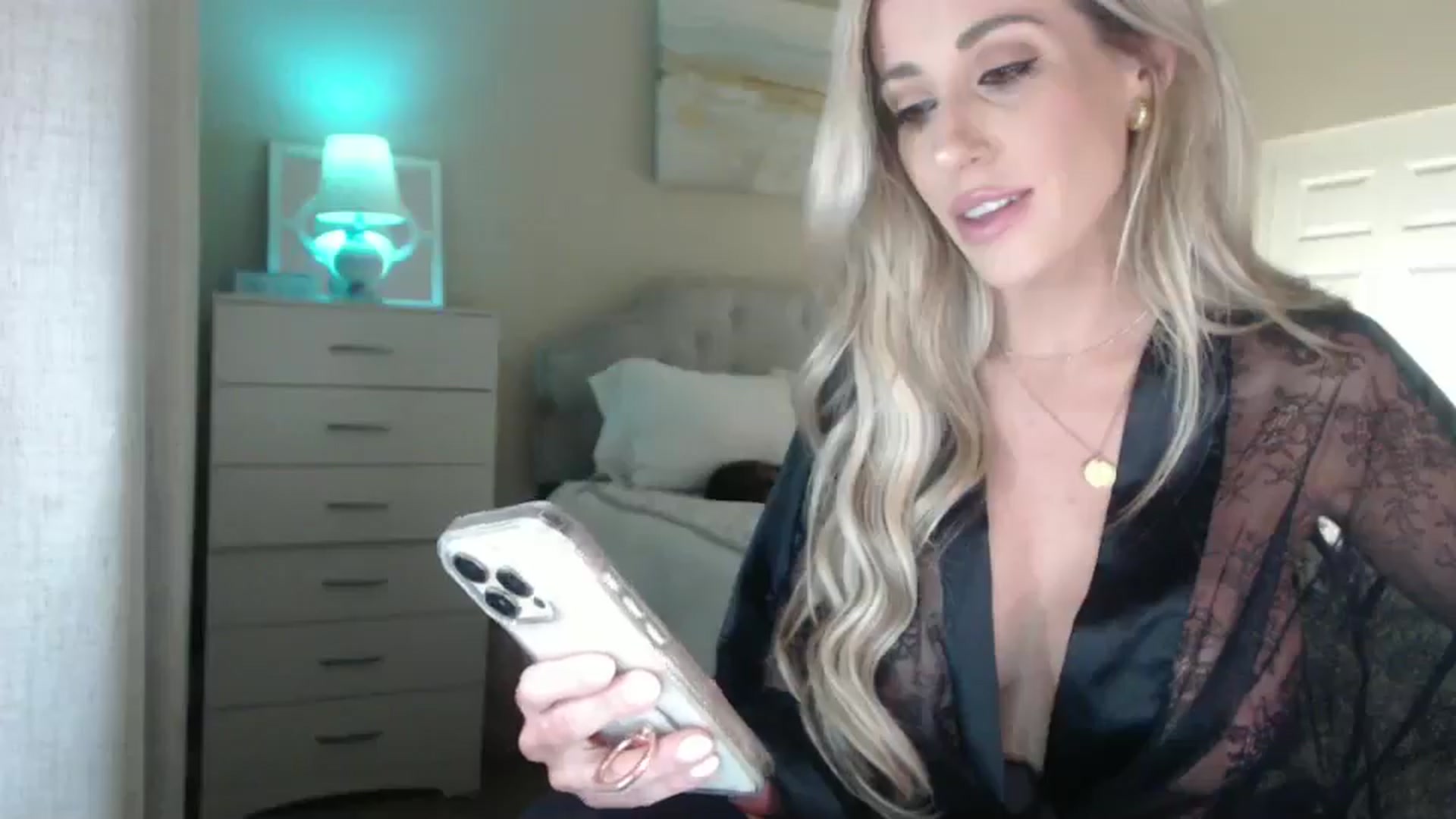 Gallery image thumbnail from Queen_bambii's myfreecams stream on, 03/08/2025, 08:57 image 6 of 20
