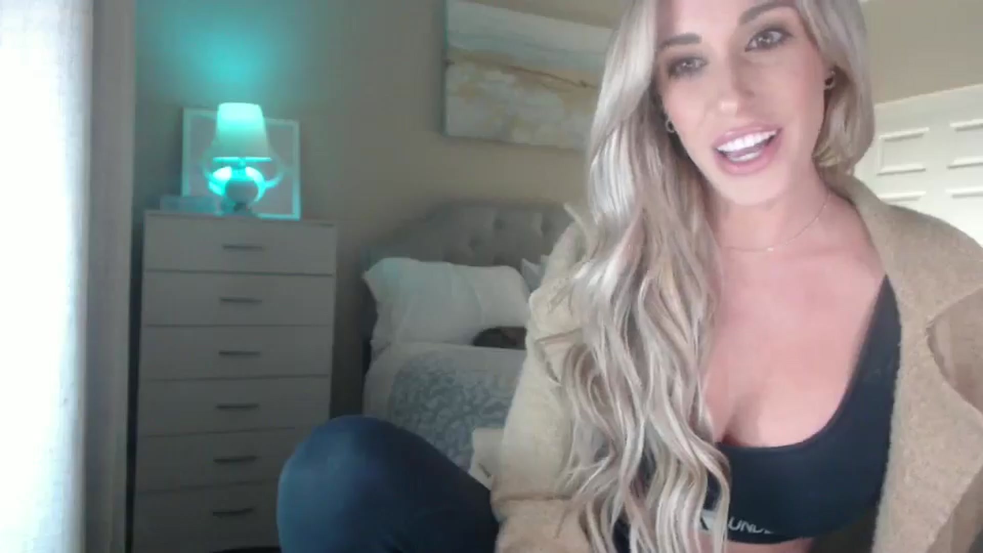 Gallery image thumbnail from Queen_bambii's myfreecams stream on, 03/11/2025, 05:24 image 3 of 20