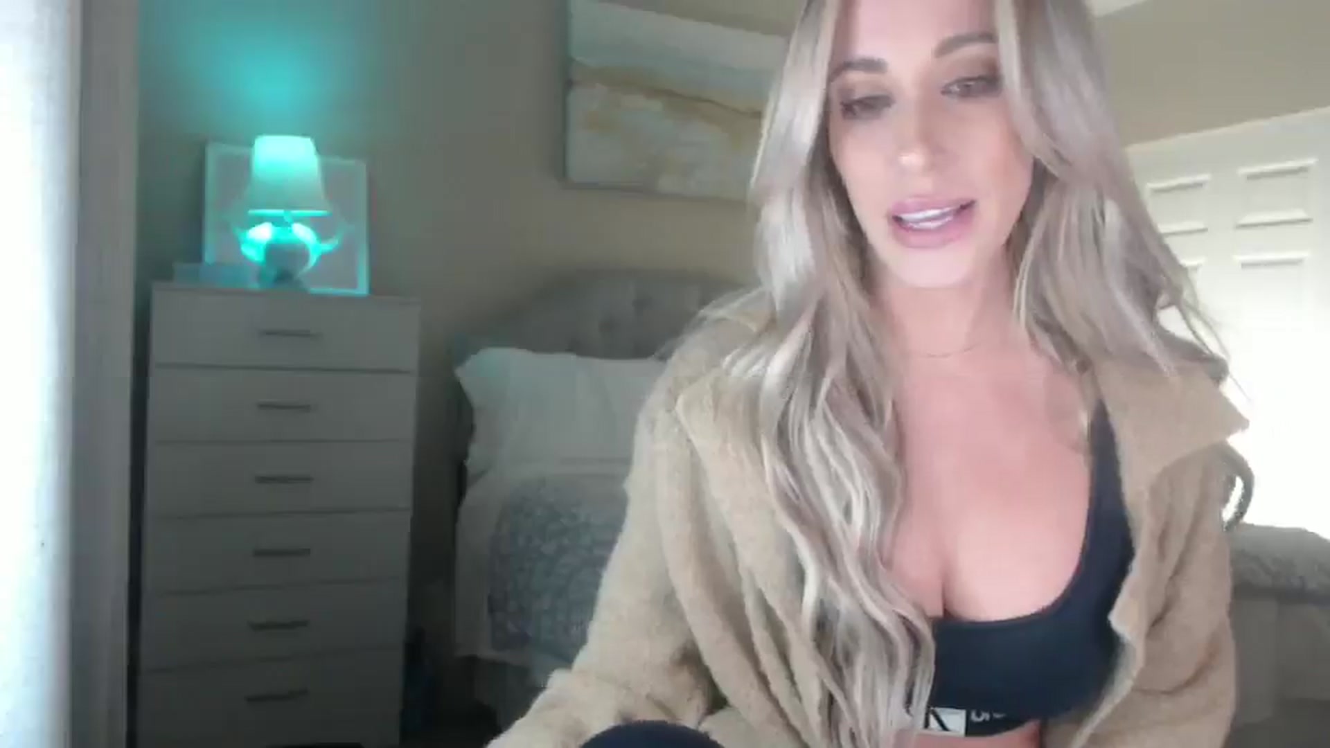Gallery image thumbnail from Queen_bambii's myfreecams stream on, 03/11/2025, 05:24 image 6 of 20
