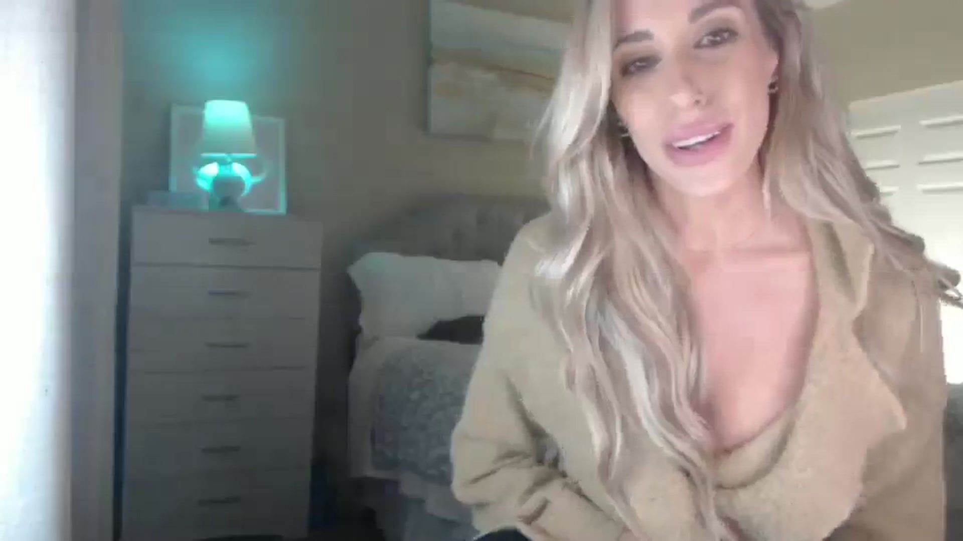 Gallery image thumbnail from Queen_bambii's myfreecams stream on, 03/11/2025, 05:24 image 20 of 20