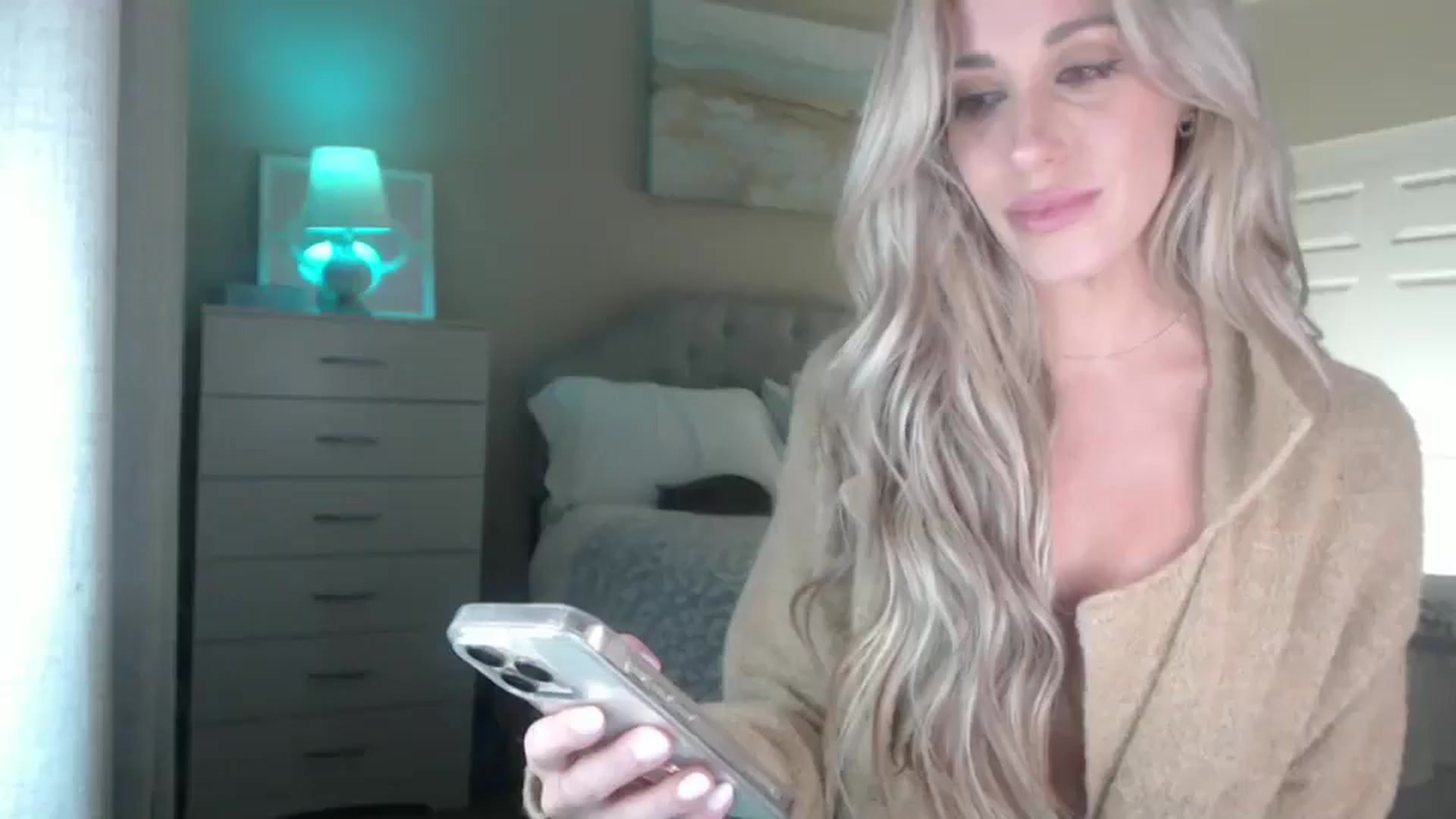Gallery image thumbnail from Queen_bambii's myfreecams stream on, 03/11/2025, 05:57 image 18 of 20