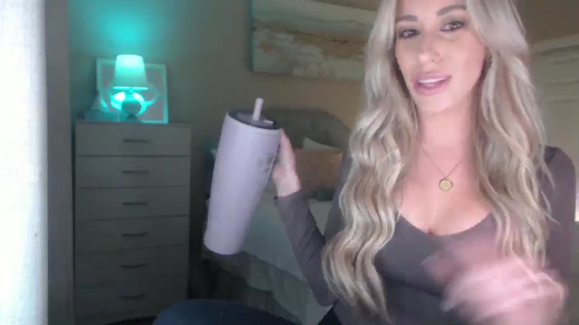 Gallery image thumbnail from Queen_bambii's myfreecams stream on, 03/21/2025, 07:25 image 6 of 20