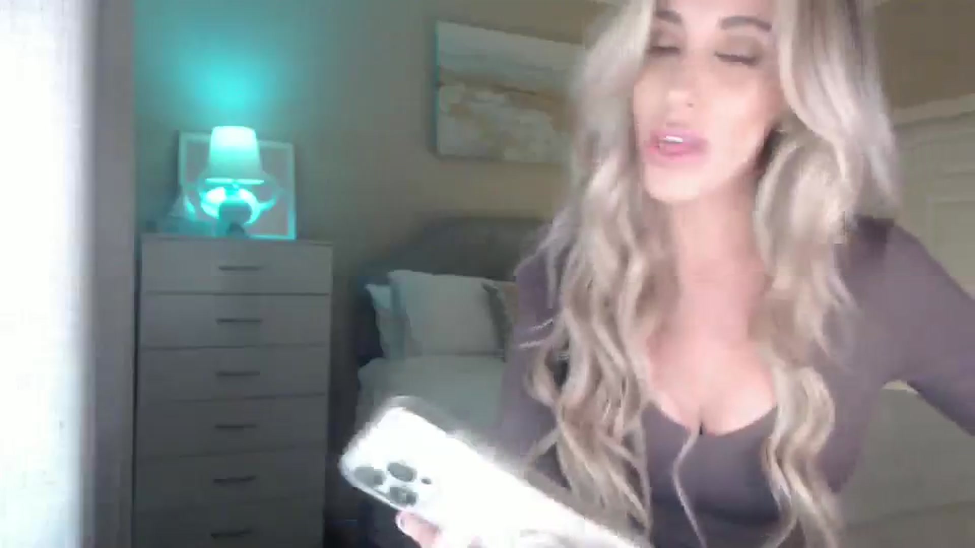 Gallery image thumbnail from Queen_bambii's myfreecams stream on, 03/21/2025, 07:25 image 18 of 20