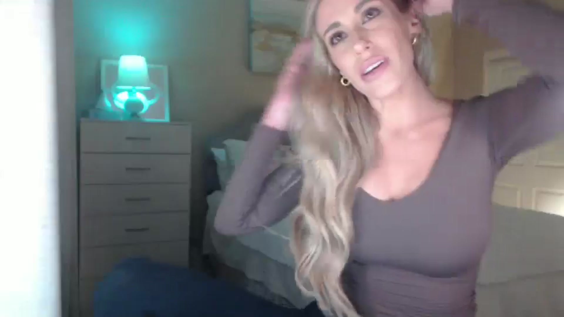 Gallery image thumbnail from Queen_bambii's myfreecams stream on, 03/21/2025, 07:25 image 16 of 20