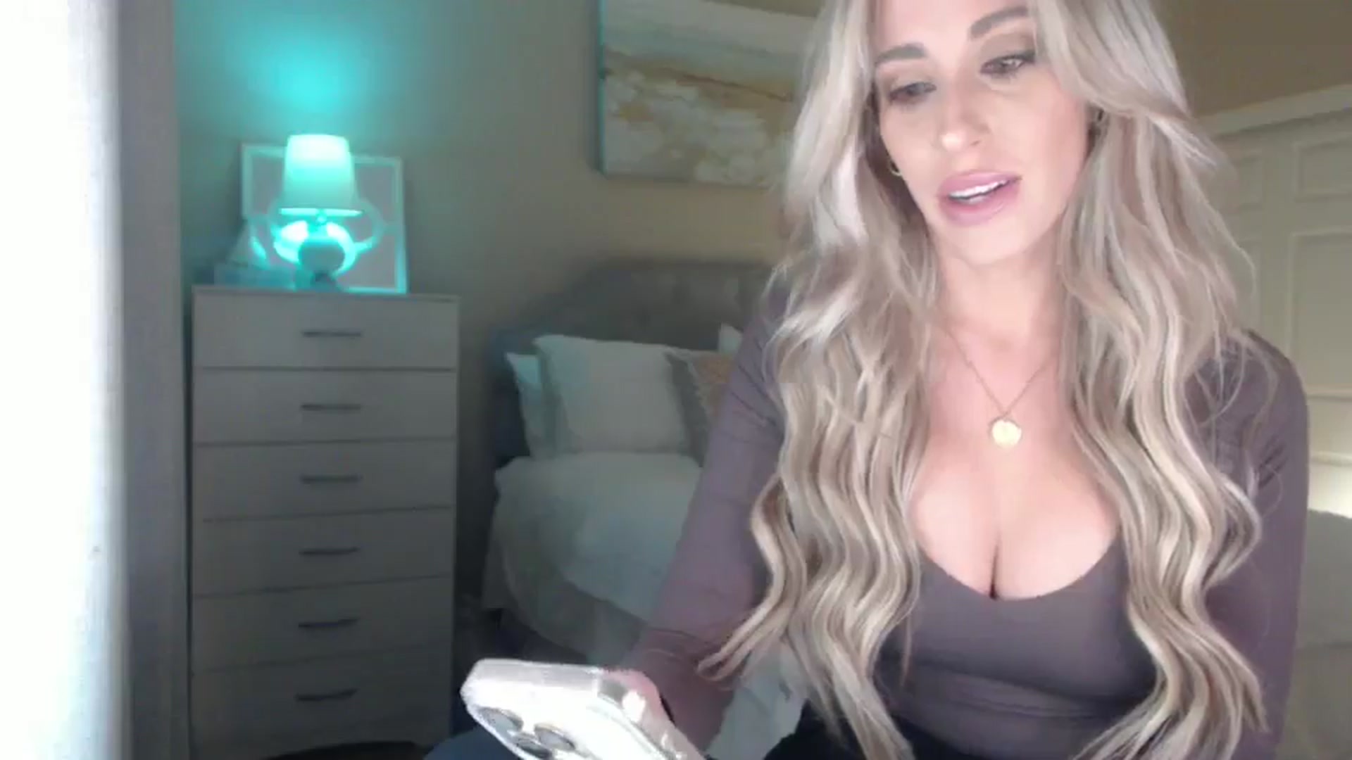 Gallery image thumbnail from Queen_bambii's myfreecams stream on, 03/21/2025, 07:25 image 9 of 20