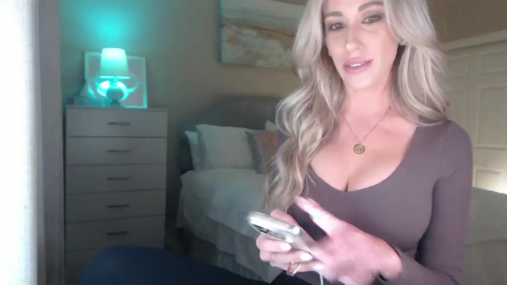 Gallery image thumbnail from Queen_bambii's myfreecams stream on, 03/21/2025, 07:25 image 2 of 20