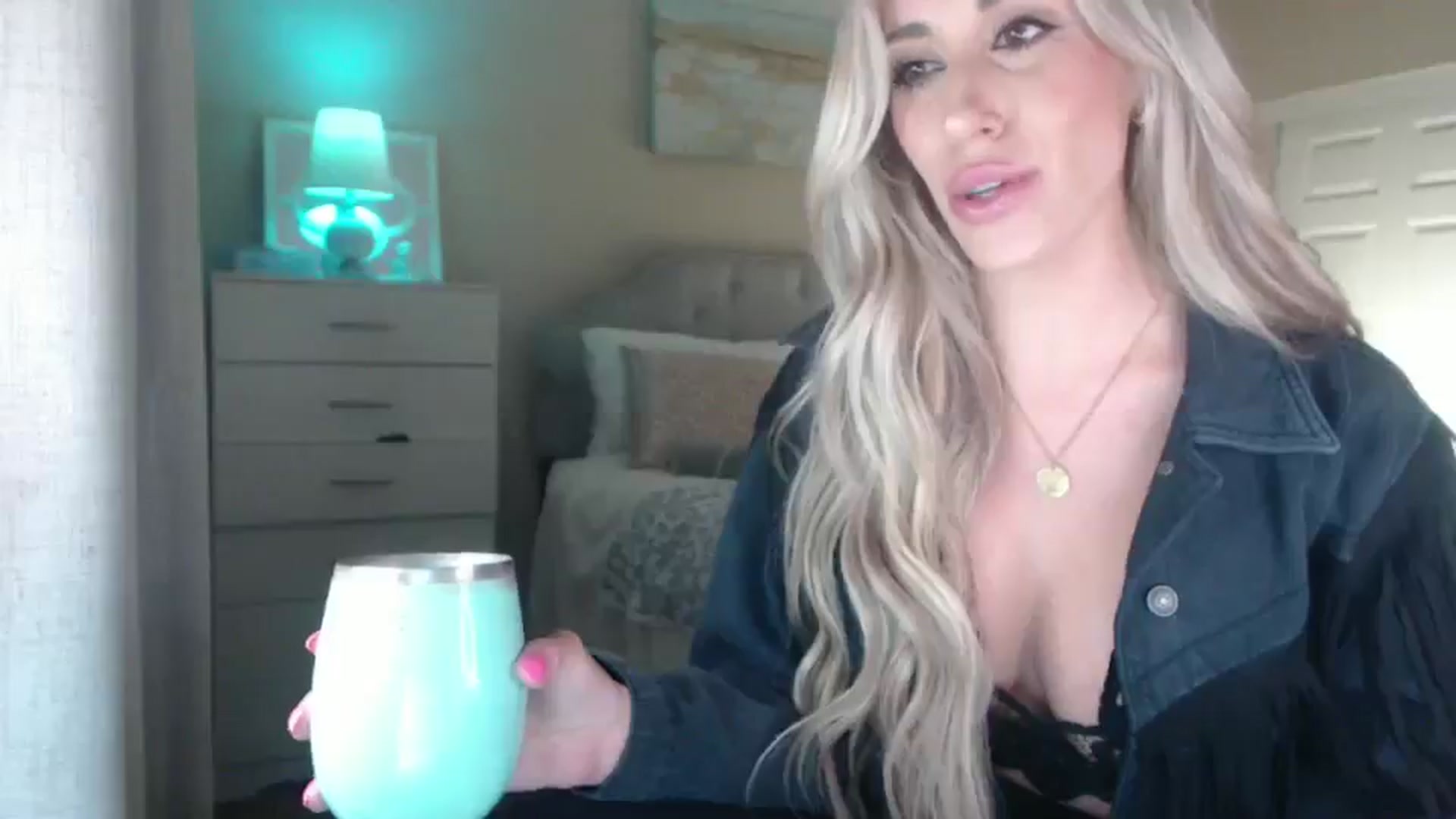 Gallery image thumbnail from Queen_bambii's myfreecams stream on, 03/25/2025, 06:36 image 20 of 20