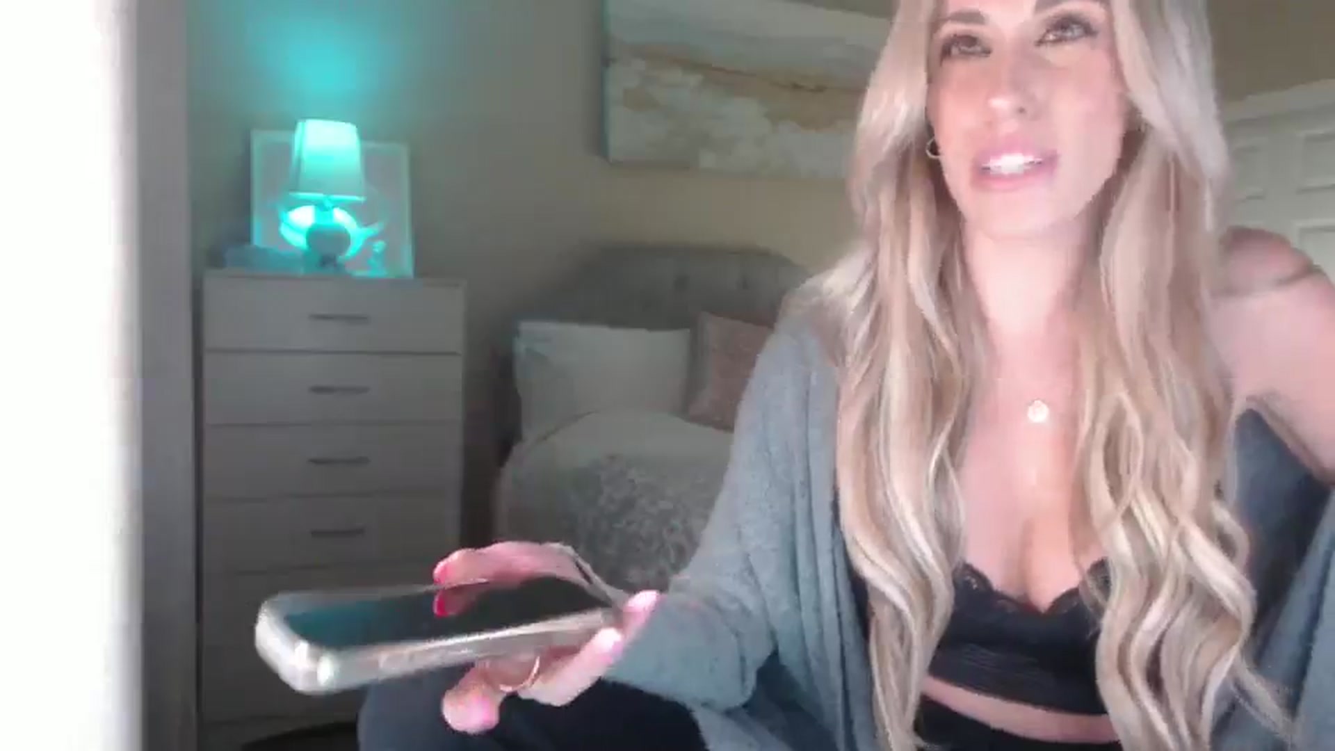Gallery image thumbnail from Queen_bambii's myfreecams stream on, 03/27/2025, 05:29 image 5 of 20