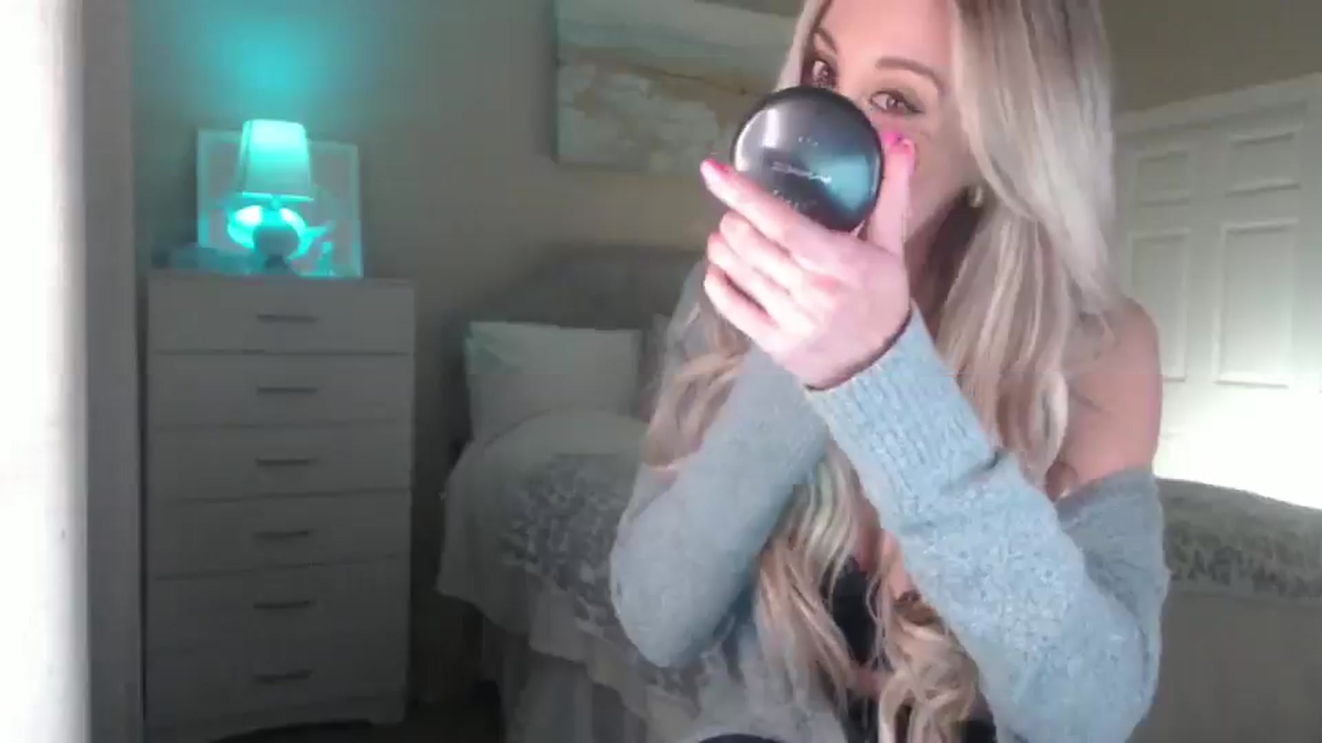 Gallery image thumbnail from Queen_bambii's myfreecams stream on, 03/27/2025, 05:29 image 14 of 20
