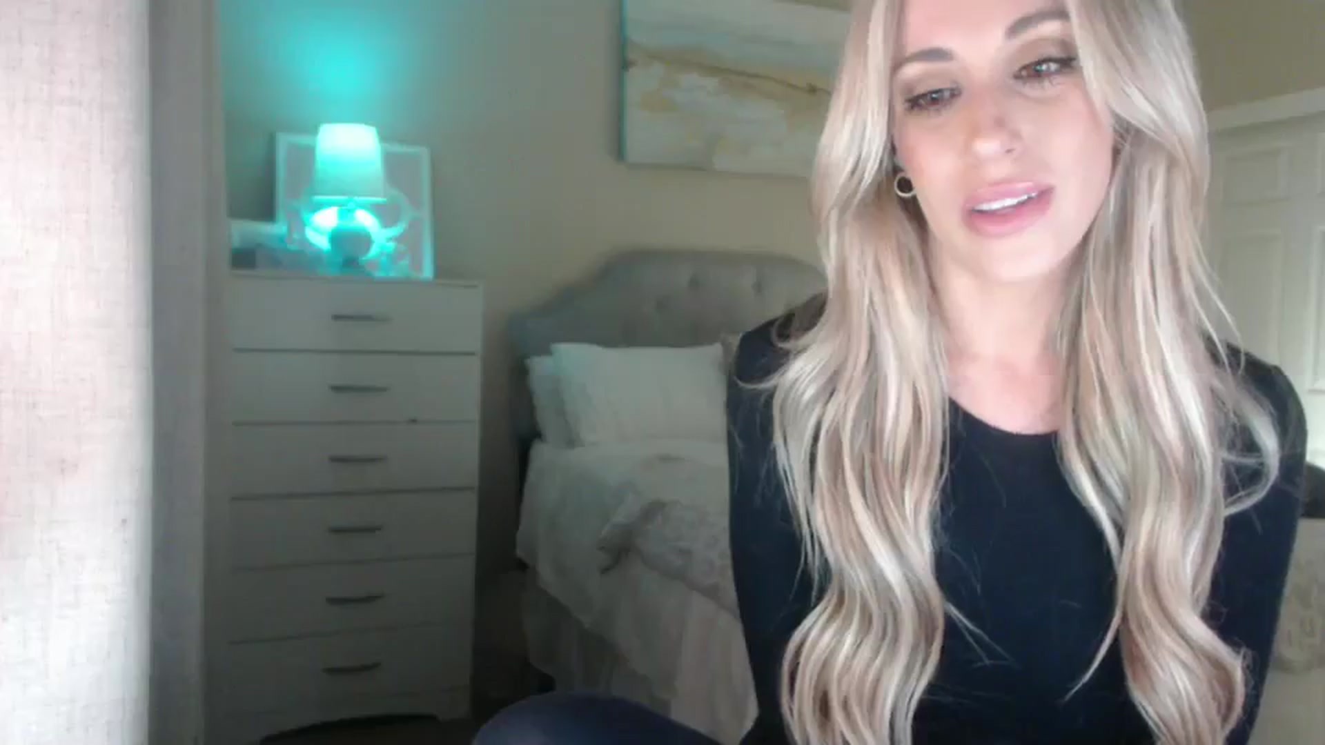 Gallery image thumbnail from Queen_bambii's myfreecams stream on, 04/01/2025, 05:02 image 5 of 20