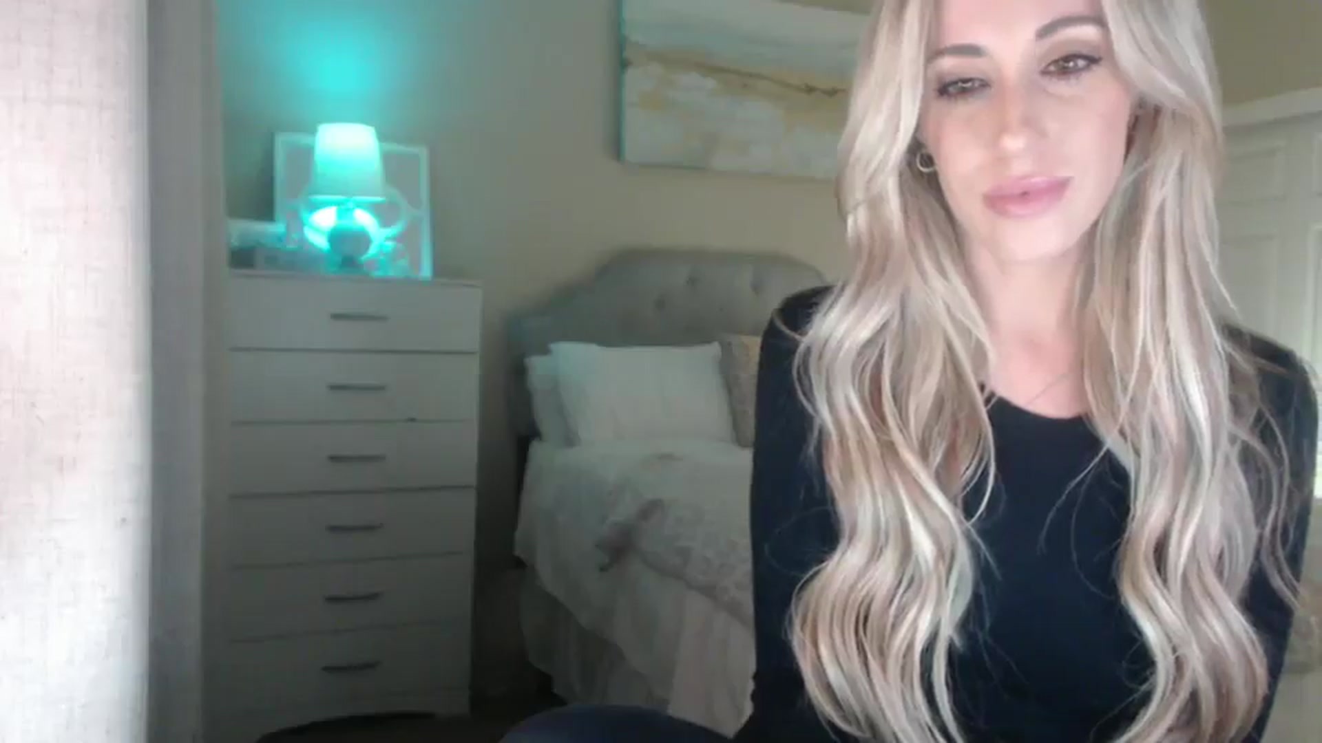 Gallery image thumbnail from Queen_bambii's myfreecams stream on, 04/01/2025, 05:02 image 2 of 20